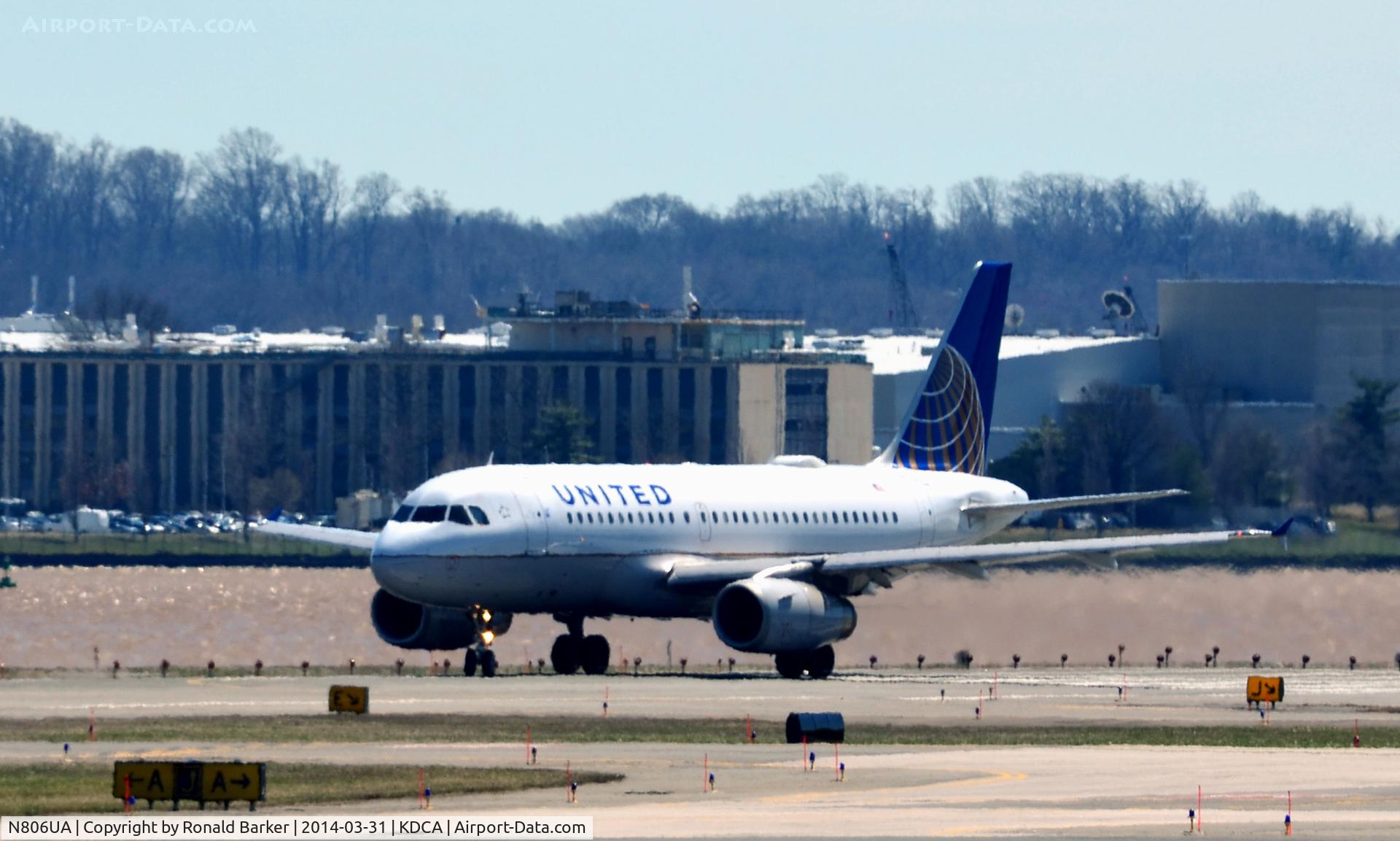 N806UA, 1998 Airbus A319-131 C/N 788, Takeoff National