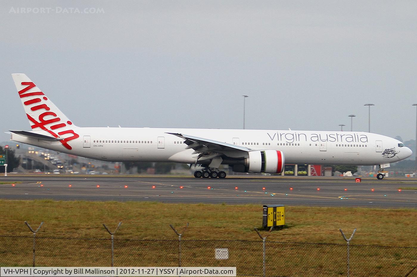 VH-VPH, 2010 Boeing 777-3ZG/ER C/N 37943, landed on 34L