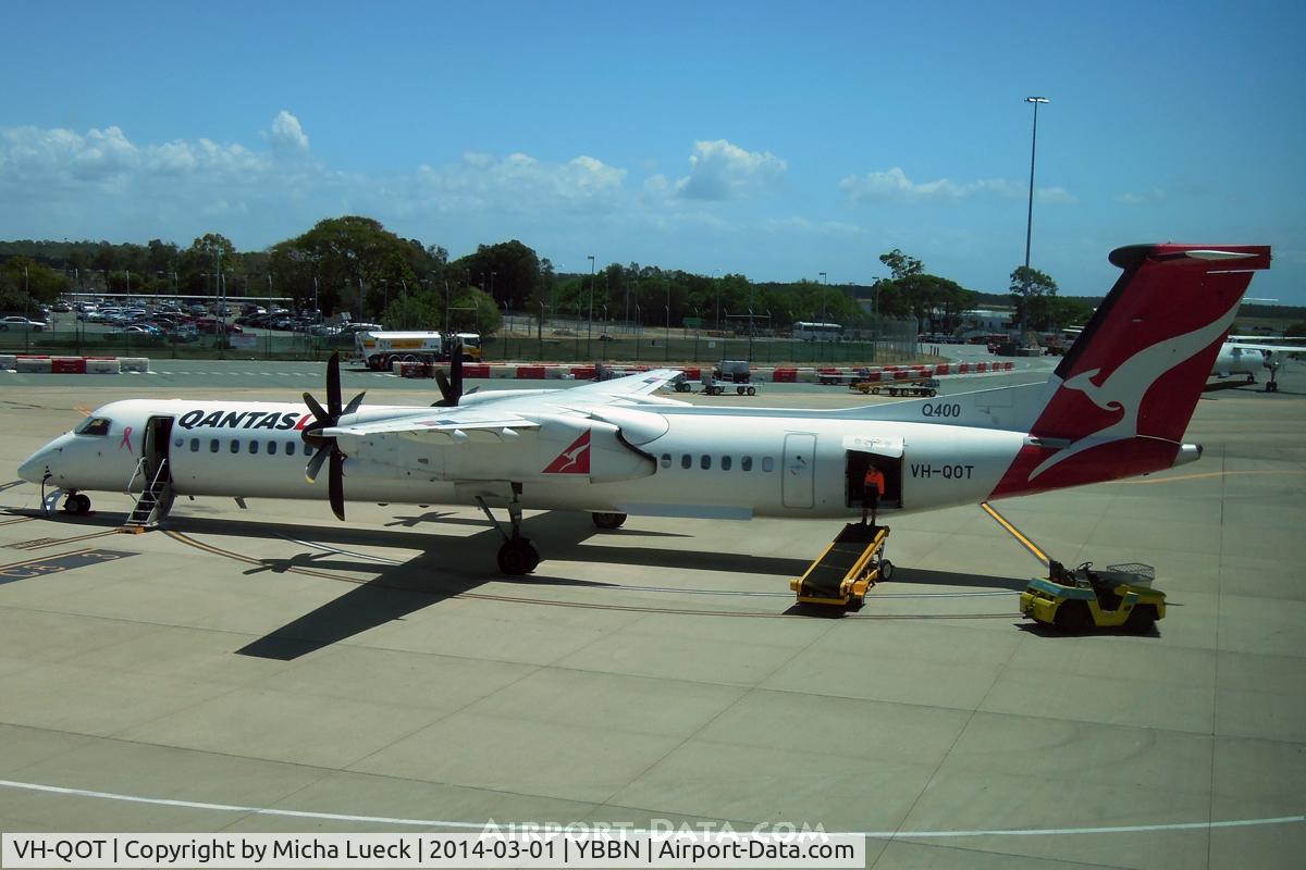 VH-QOT, 2009 De Havilland Canada DHC-8-402 Dash 8 C/N 4269, At Brisbane