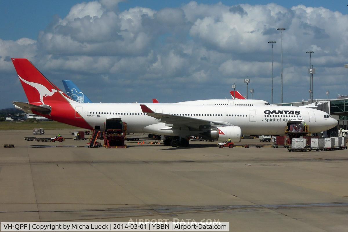 VH-QPF, 2004 Airbus A330-303 C/N 0595, At Brisbane