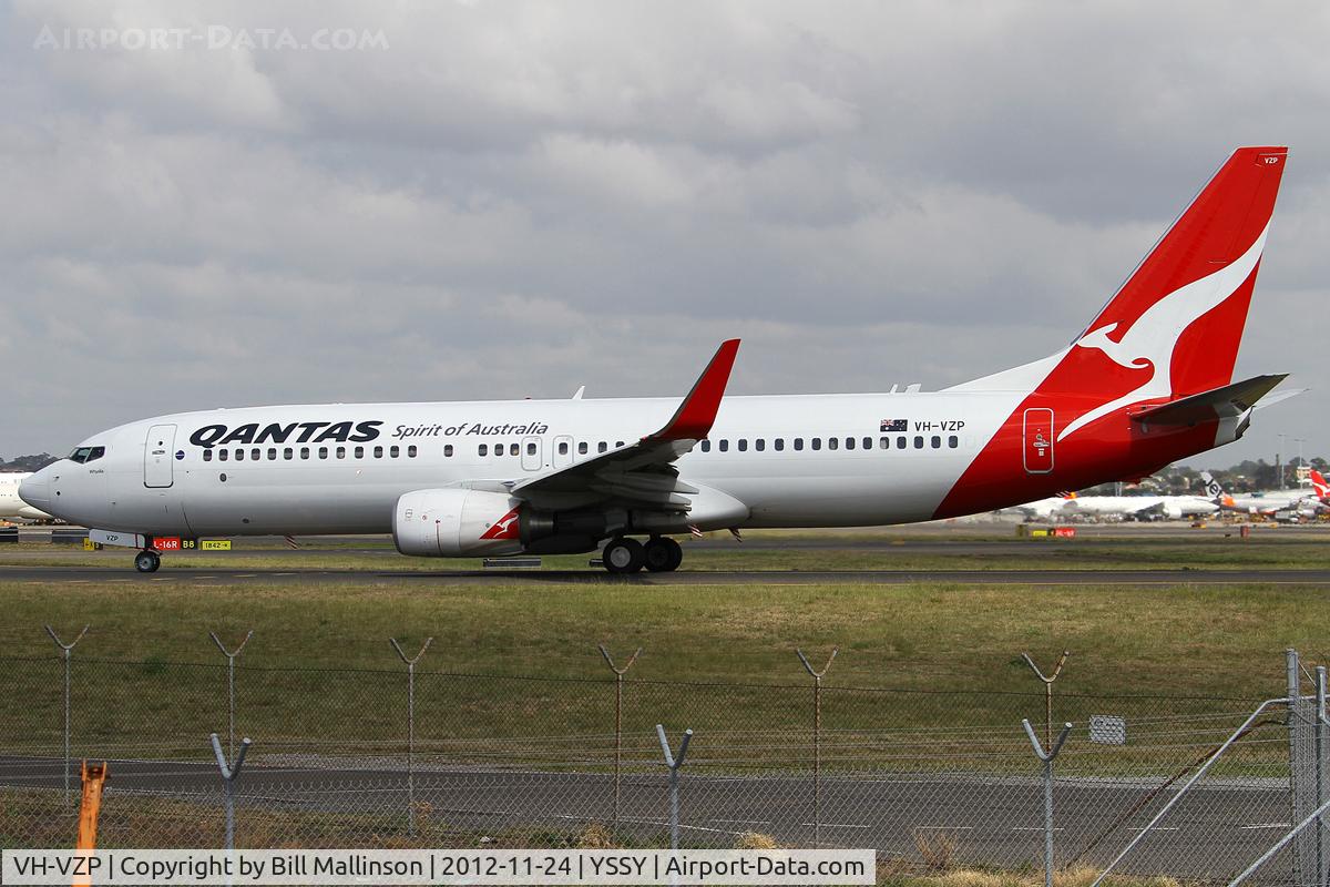 VH-VZP, 2011 Boeing 737-838 C/N 39362, taxiing to 34R