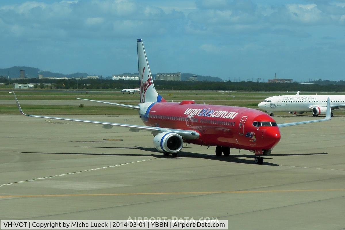 VH-VOT, 2004 Boeing 737-8FE C/N 33801, At Brisbane