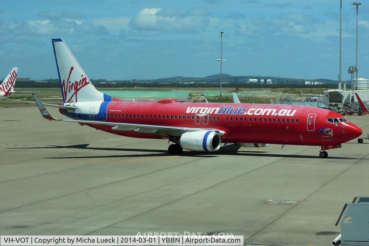 VH-VOT, 2004 Boeing 737-8FE C/N 33801, At Brisbane