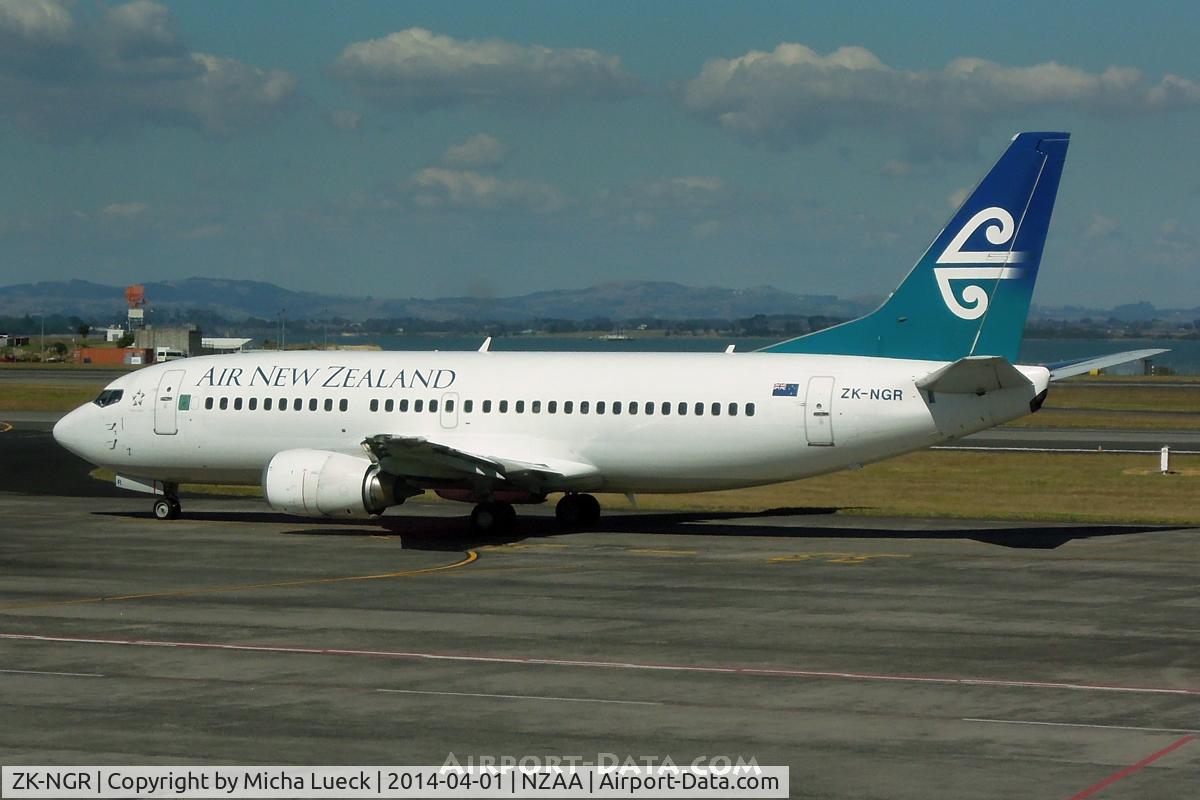 ZK-NGR, 1998 Boeing 737-33A C/N 27460, At Auckland