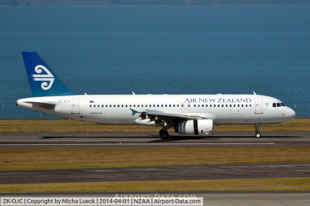 ZK-OJC, 2003 Airbus A320-232 C/N 2112, At Auckland