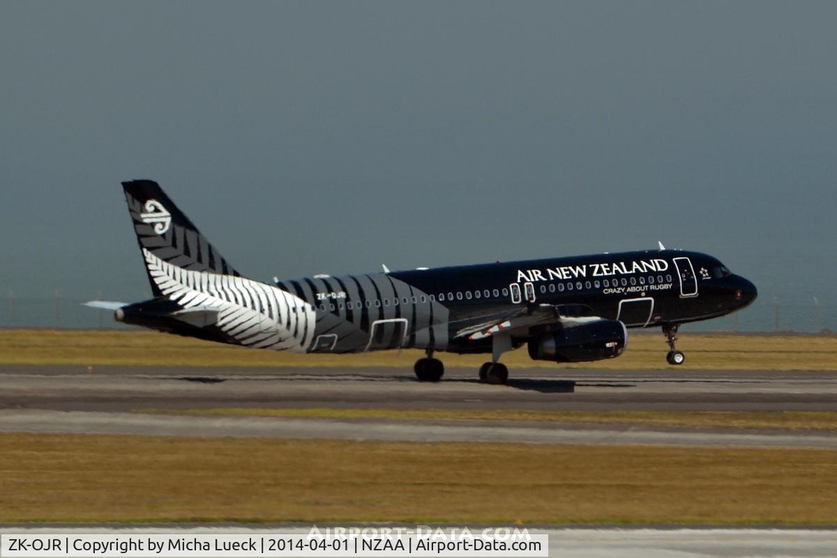 ZK-OJR, 2011 Airbus A320-232 C/N 4884, At Auckland