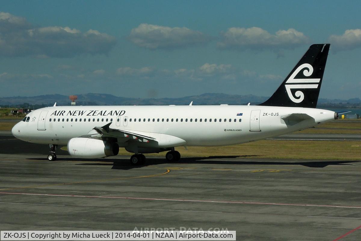 ZK-OJS, 2011 Airbus A320-232 C/N 4926, At Auckland