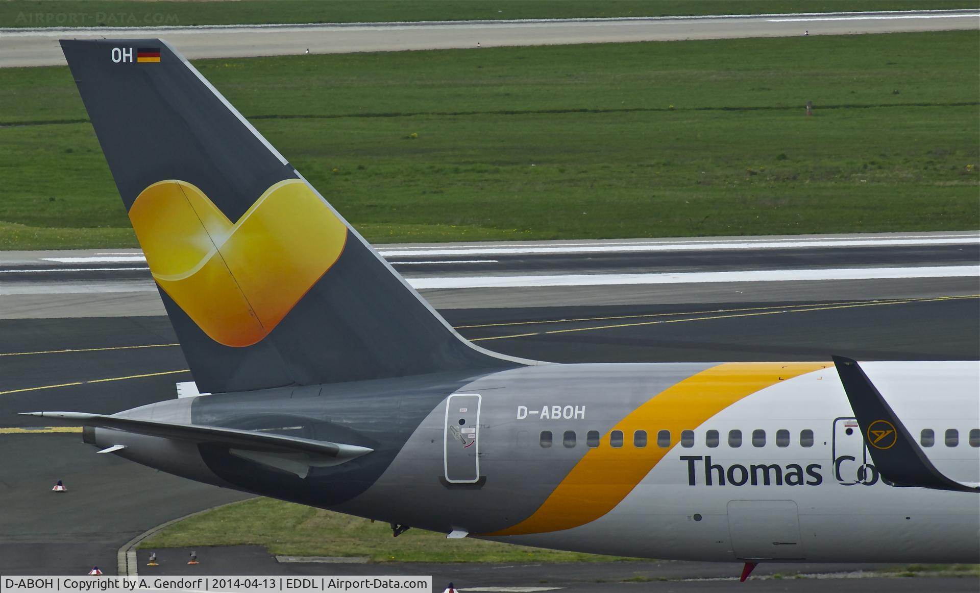 D-ABOH, 1999 Boeing 757-330 C/N 30030, Condor, here is the tailsektion with the new 