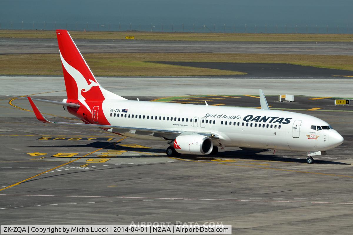 ZK-ZQA, 2009 Boeing 737-838 C/N 34200, At Auckland