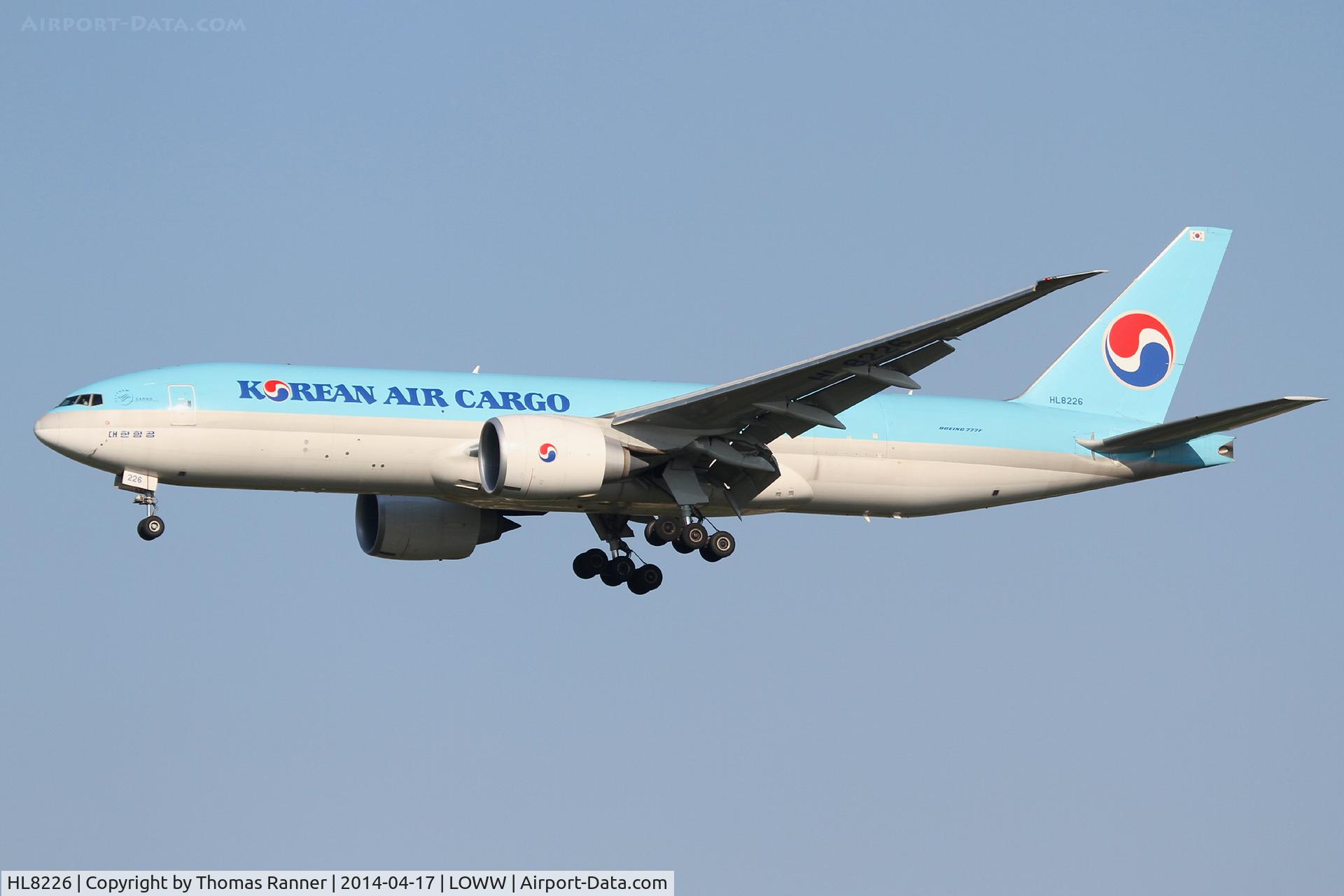 HL8226, 2013 Boeing 777-FB5 C/N 37640, Korean B777