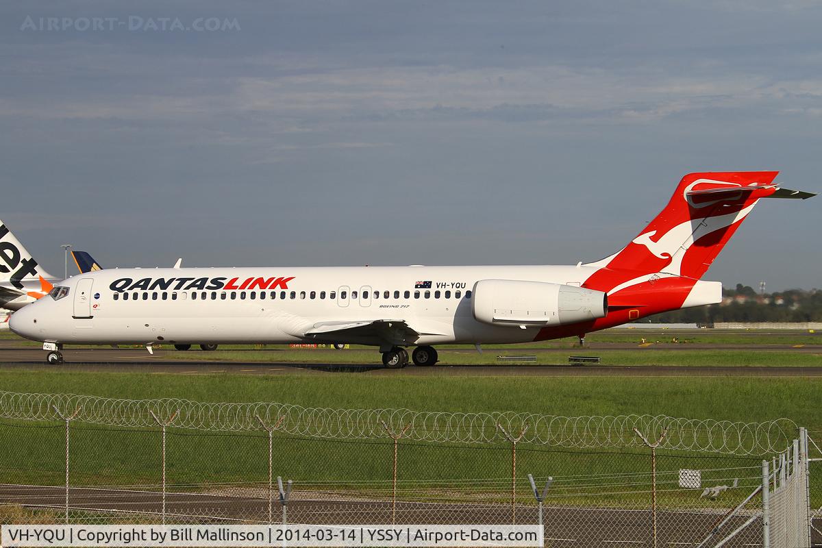 VH-YQU, 2004 Boeing 717-2BL C/N 55180, taxiing to 34R