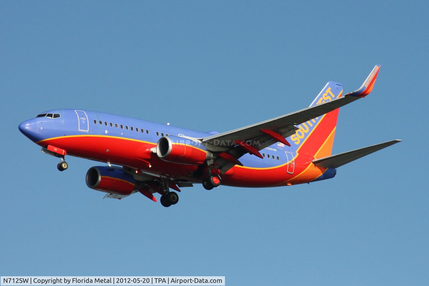 N712SW, 1998 Boeing 737-7H4 C/N 27846, Southwest 737-700