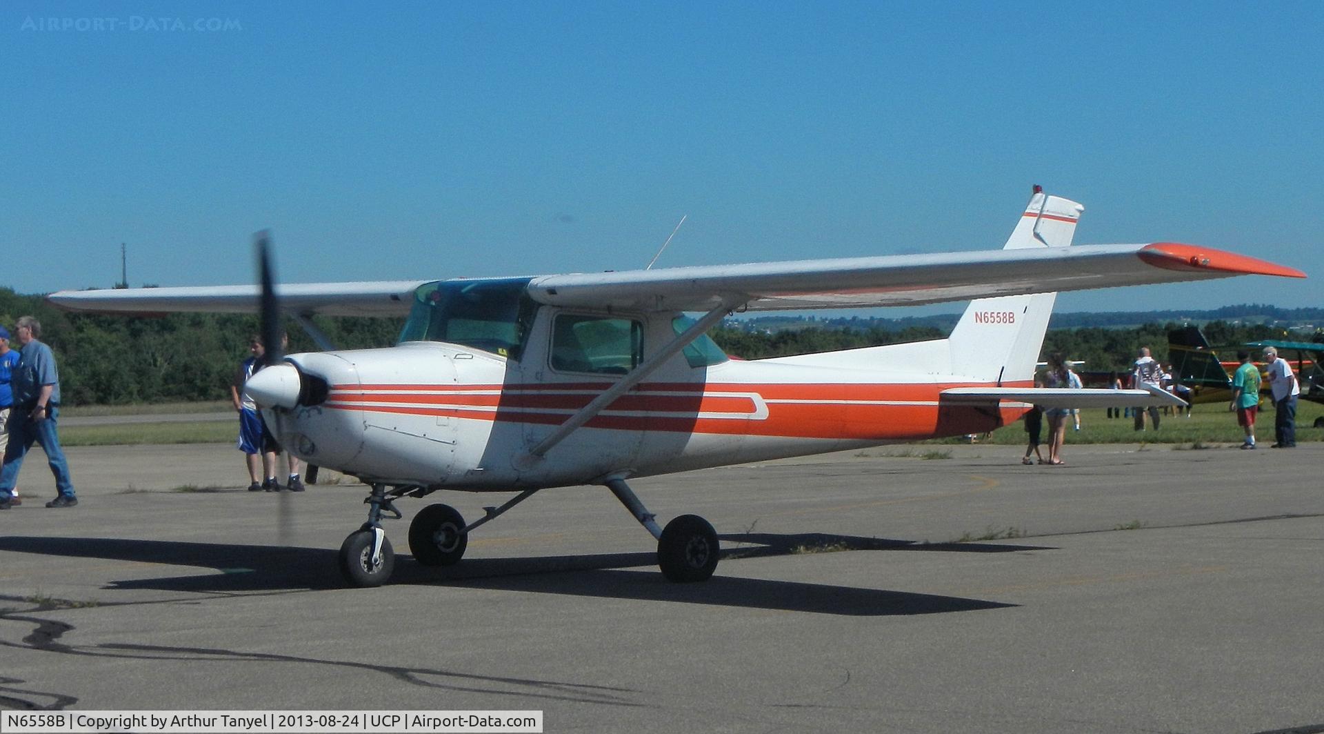 N6558B, 1979 Cessna 152 C/N 15283950, Taxiing to takeoff after UCP Wheels and Wings Airshow