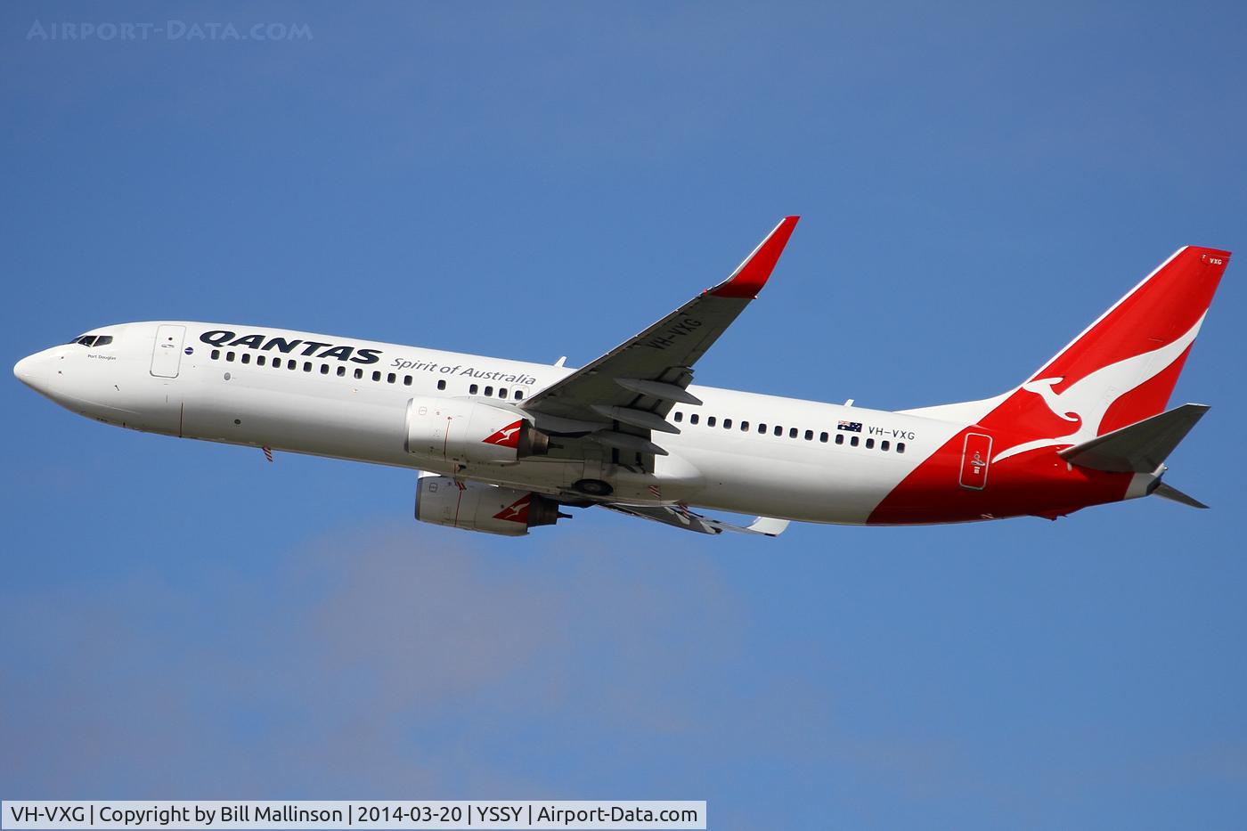 VH-VXG, 2001 Boeing 737-838 C/N 30901, awqay from 34L