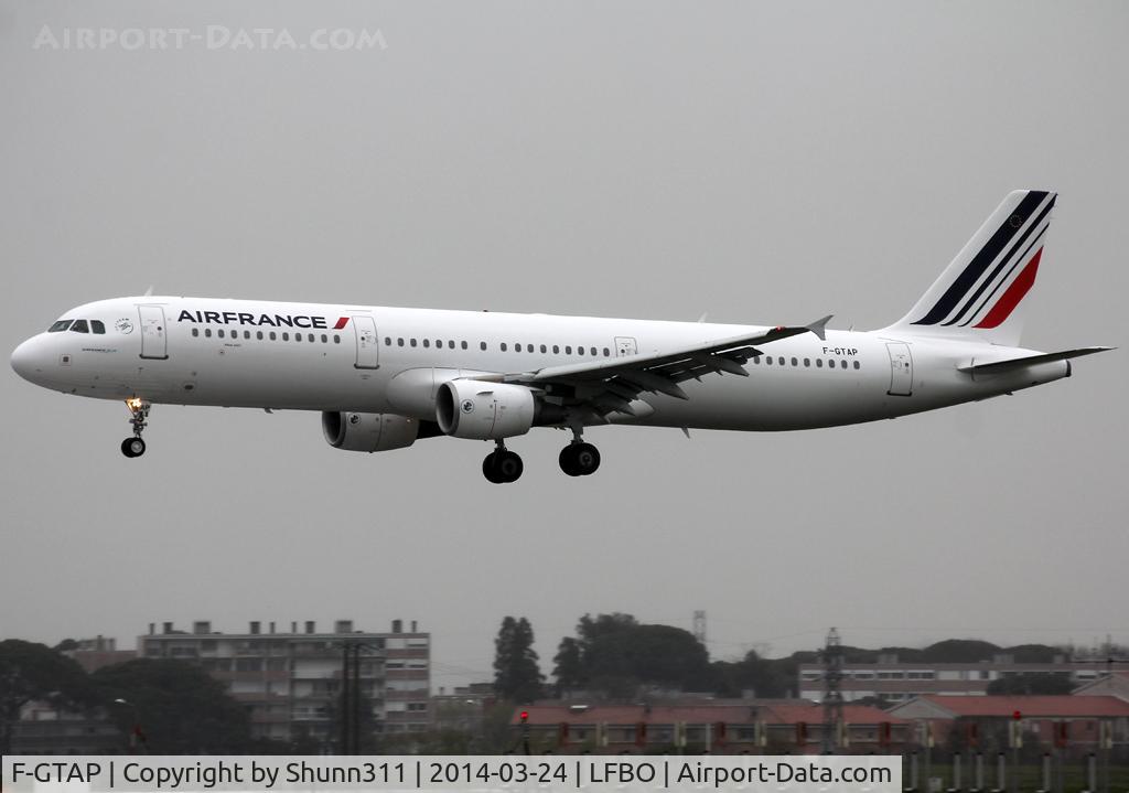 F-GTAP, 2008 Airbus A321-211 C/N 3372, Landing rwy 32R in new c/s