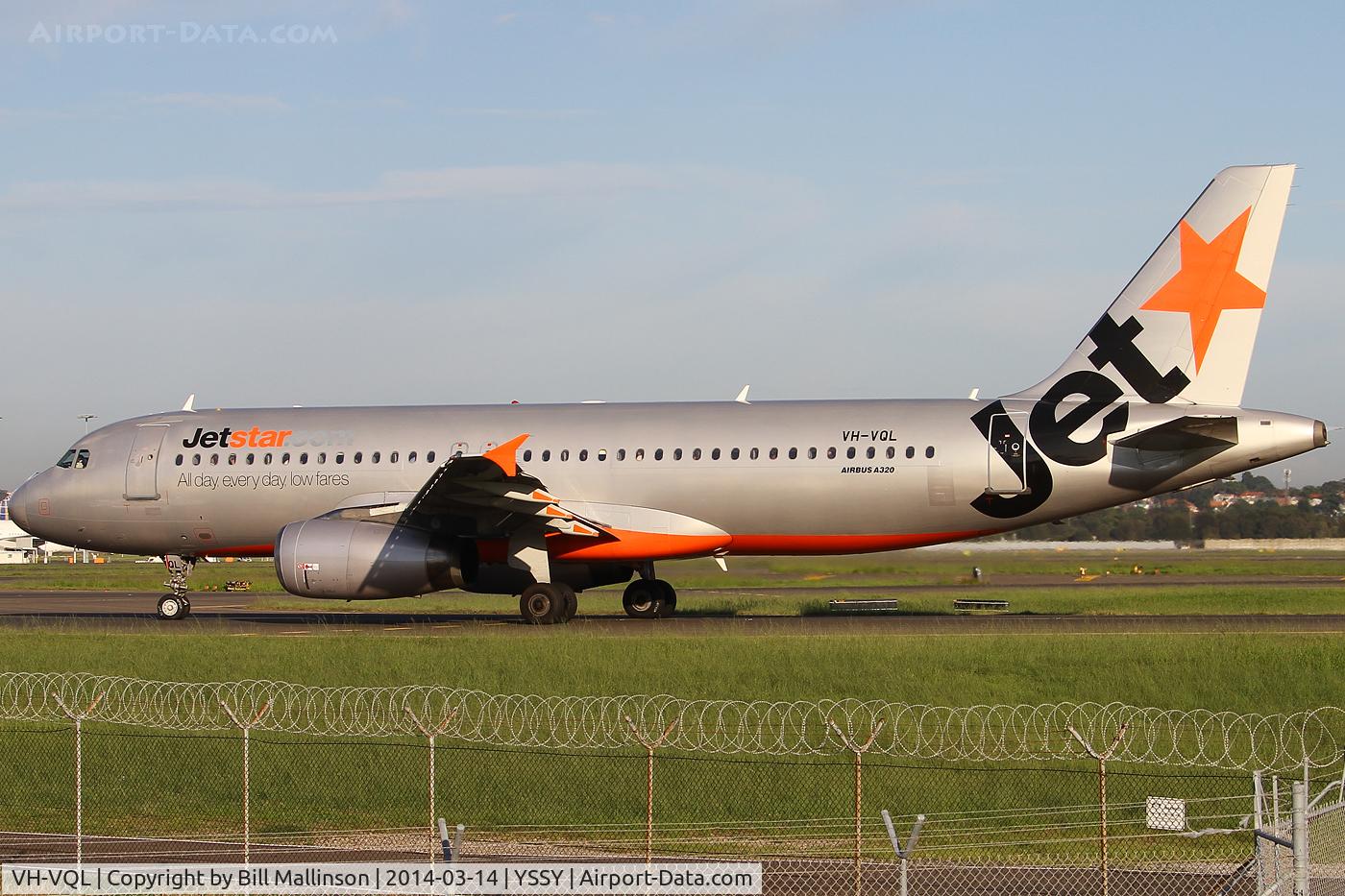 VH-VQL, 2006 Airbus A320-232 C/N 2642, taxiing to 34R
