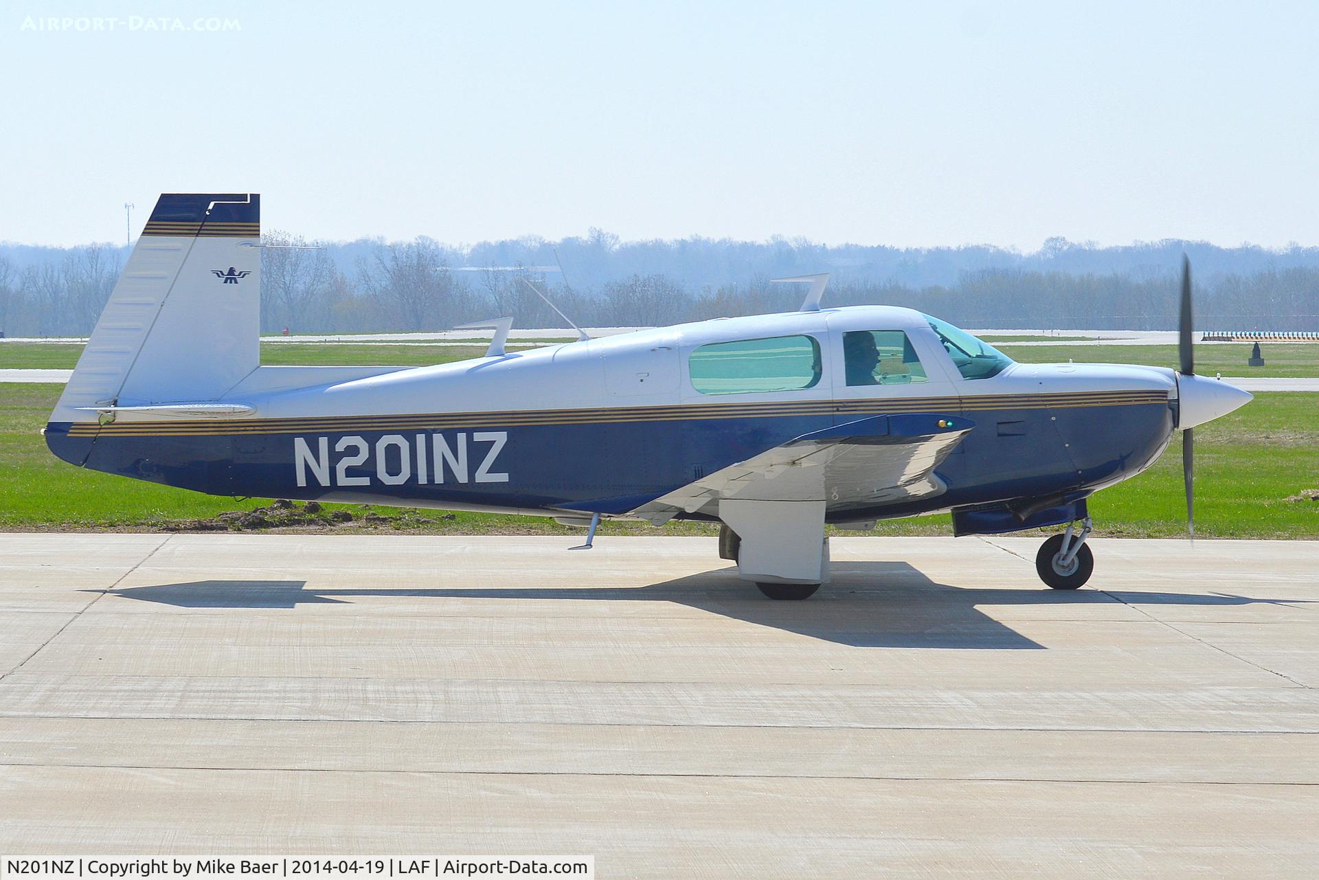 N201NZ, 1977 Mooney M20J 201 C/N 24-0300, N201NZ @ LAF