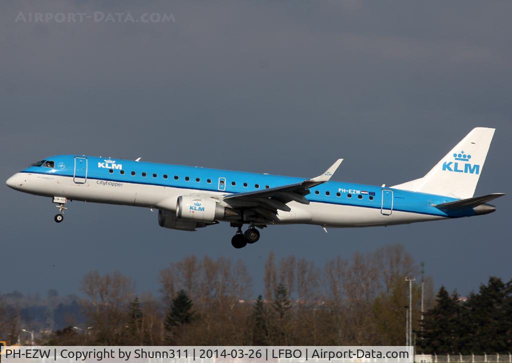 PH-EZW, 2012 Embraer 190LR (ERJ-190-100LR) C/N 19000533, Landing rwy 32R