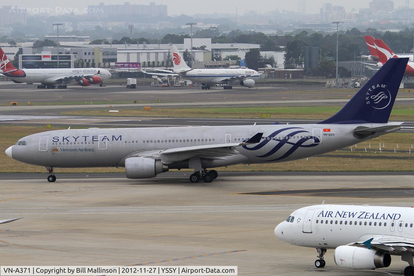 VN-A371, 1999 Airbus A330-223 C/N 275, SkyTeam c/s