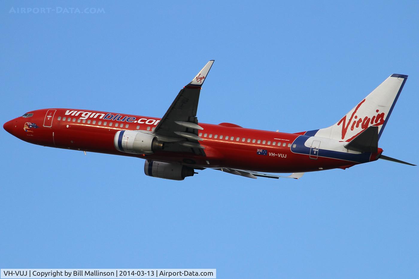 VH-VUJ, 2006 Boeing 737-8FE C/N 34443, away from 34L