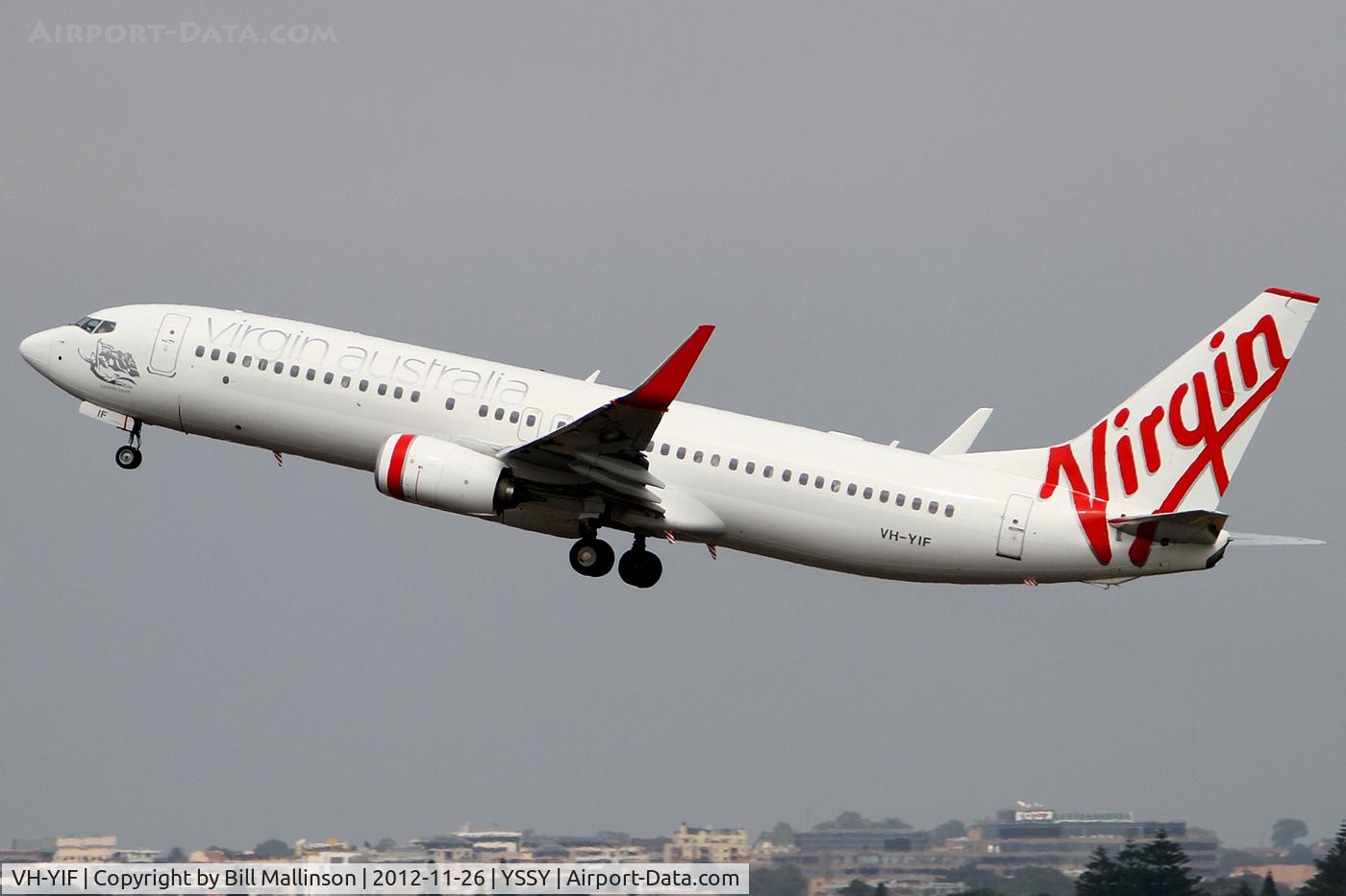 VH-YIF, 2012 Boeing 737-8FE C/N 38710, away from 16R