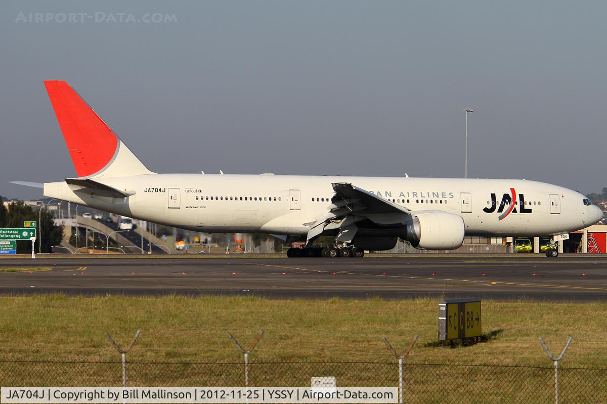 JA704J, 2003 Boeing 777-246/ER C/N 32892, down onto 34L from NRT