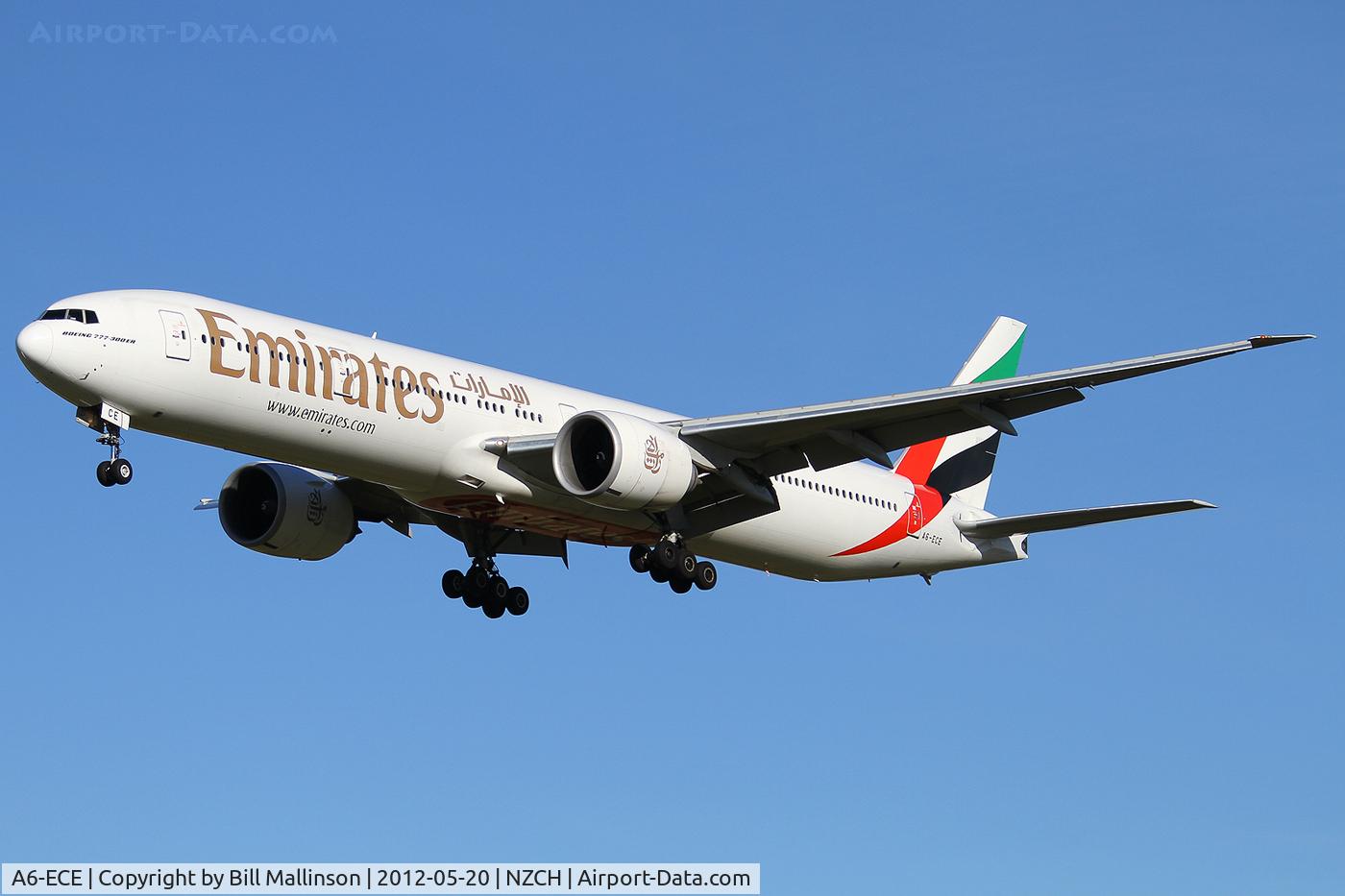 A6-ECE, 2007 Boeing 777-31H/ER C/N 35575, finals to 02