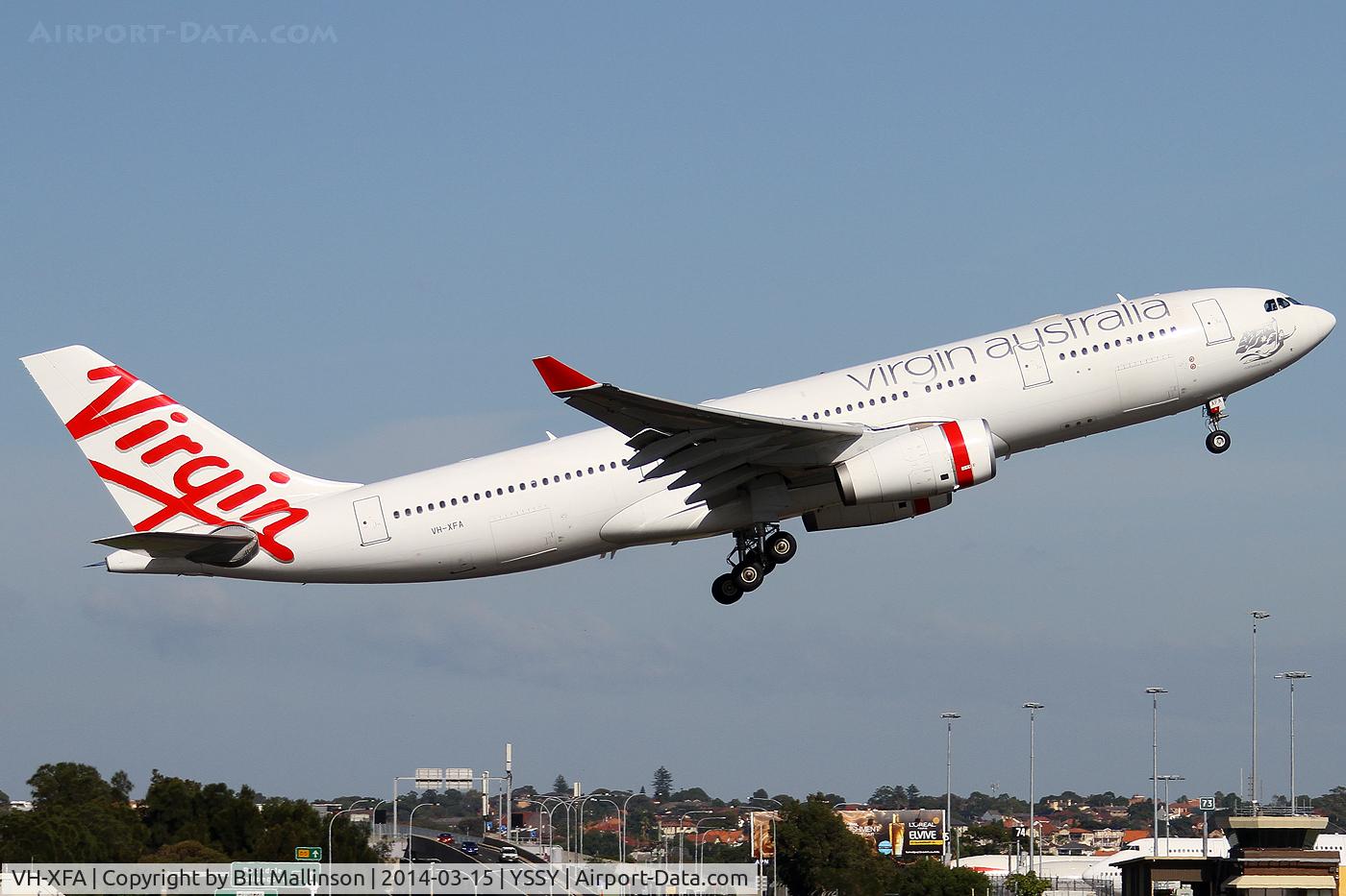 VH-XFA, 2000 Airbus A330-243 C/N 365, away to PER from 34L