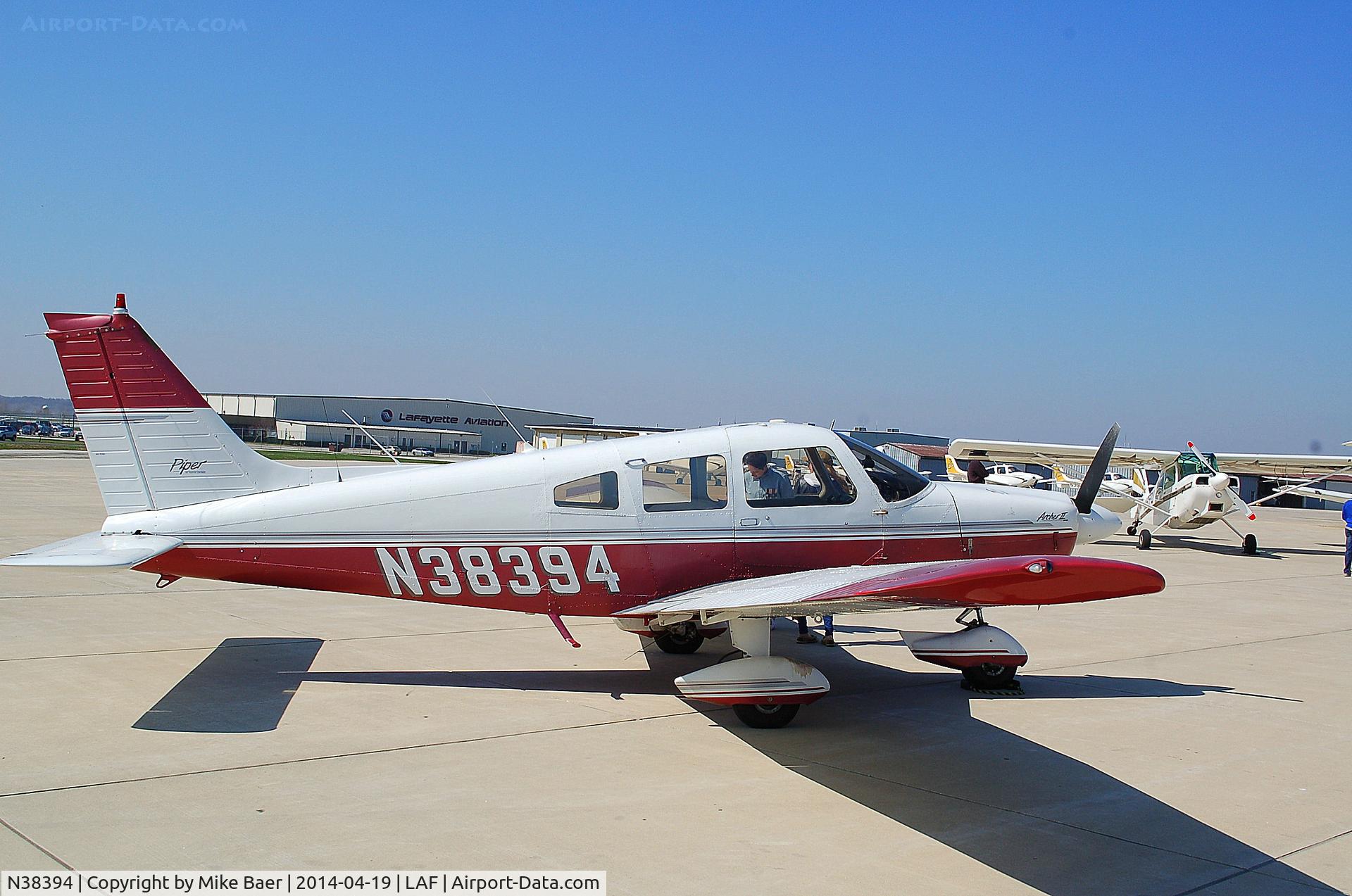 N38394, 1977 Piper PA-28-181 C/N 28-7790548, N38394 @ LAF