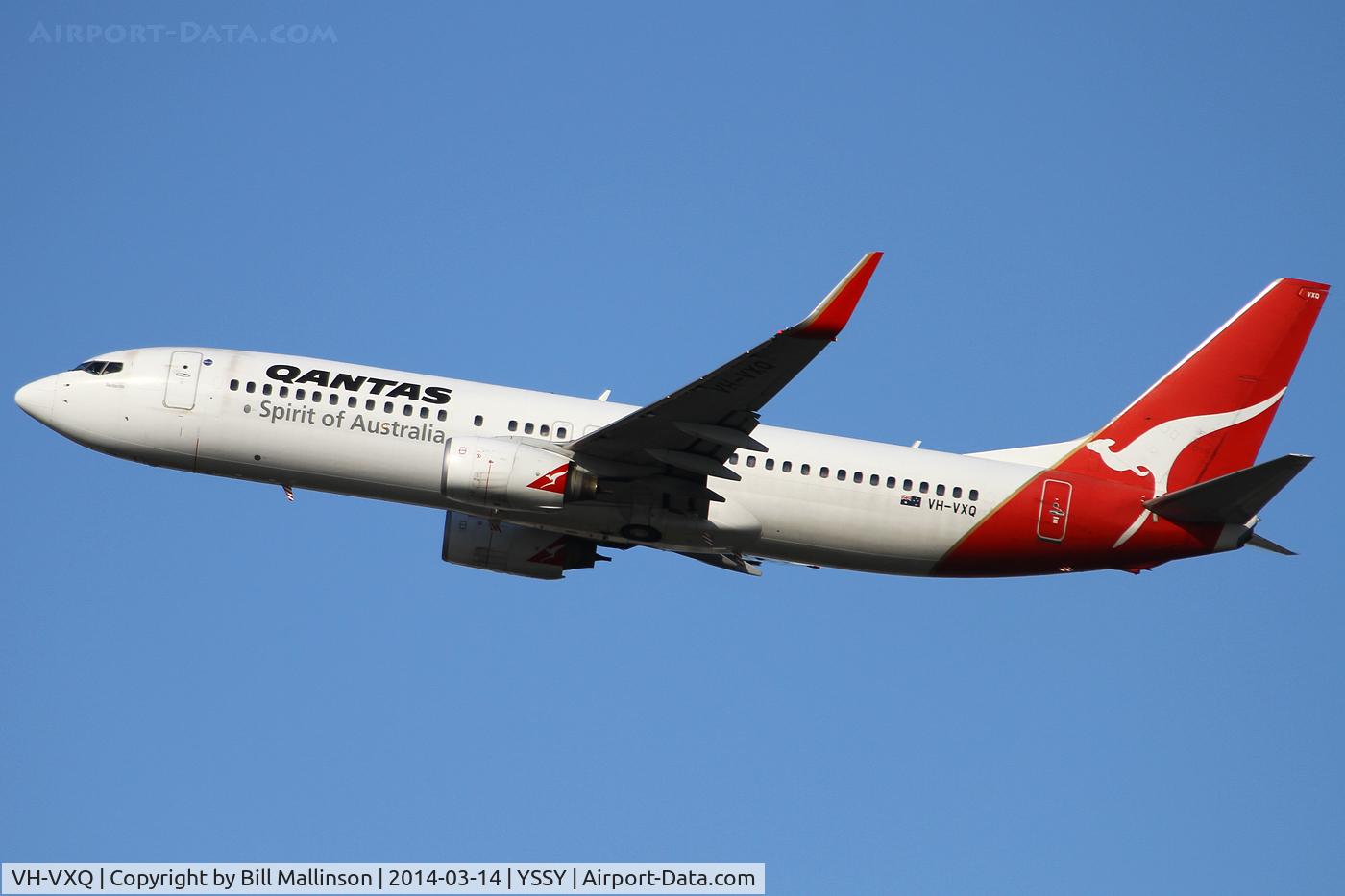 VH-VXQ, 2003 Boeing 737-838 C/N 33723, away from 34L