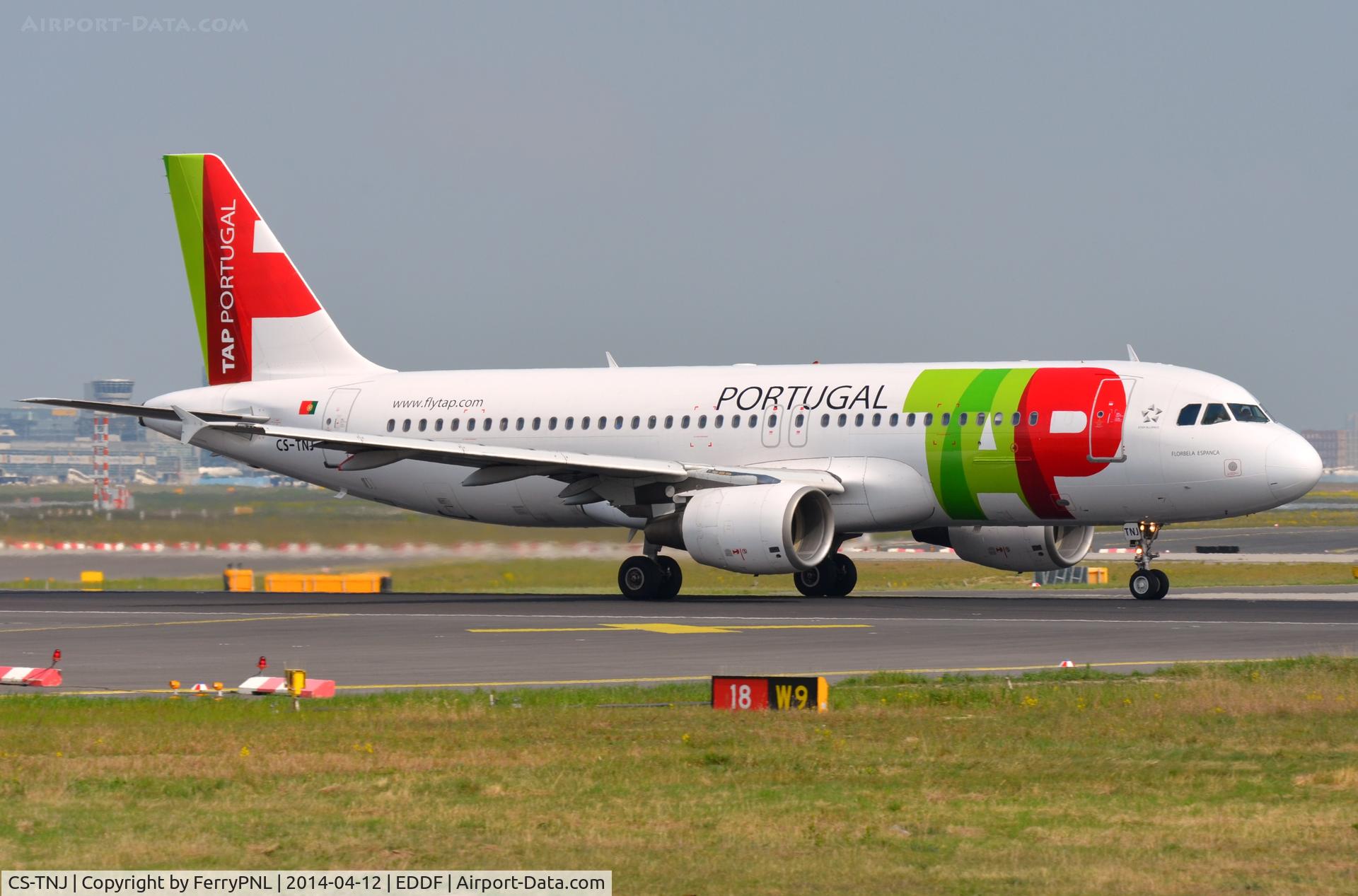 CS-TNJ, 2000 Airbus A320-214 C/N 1181, TAP A320 lining-up