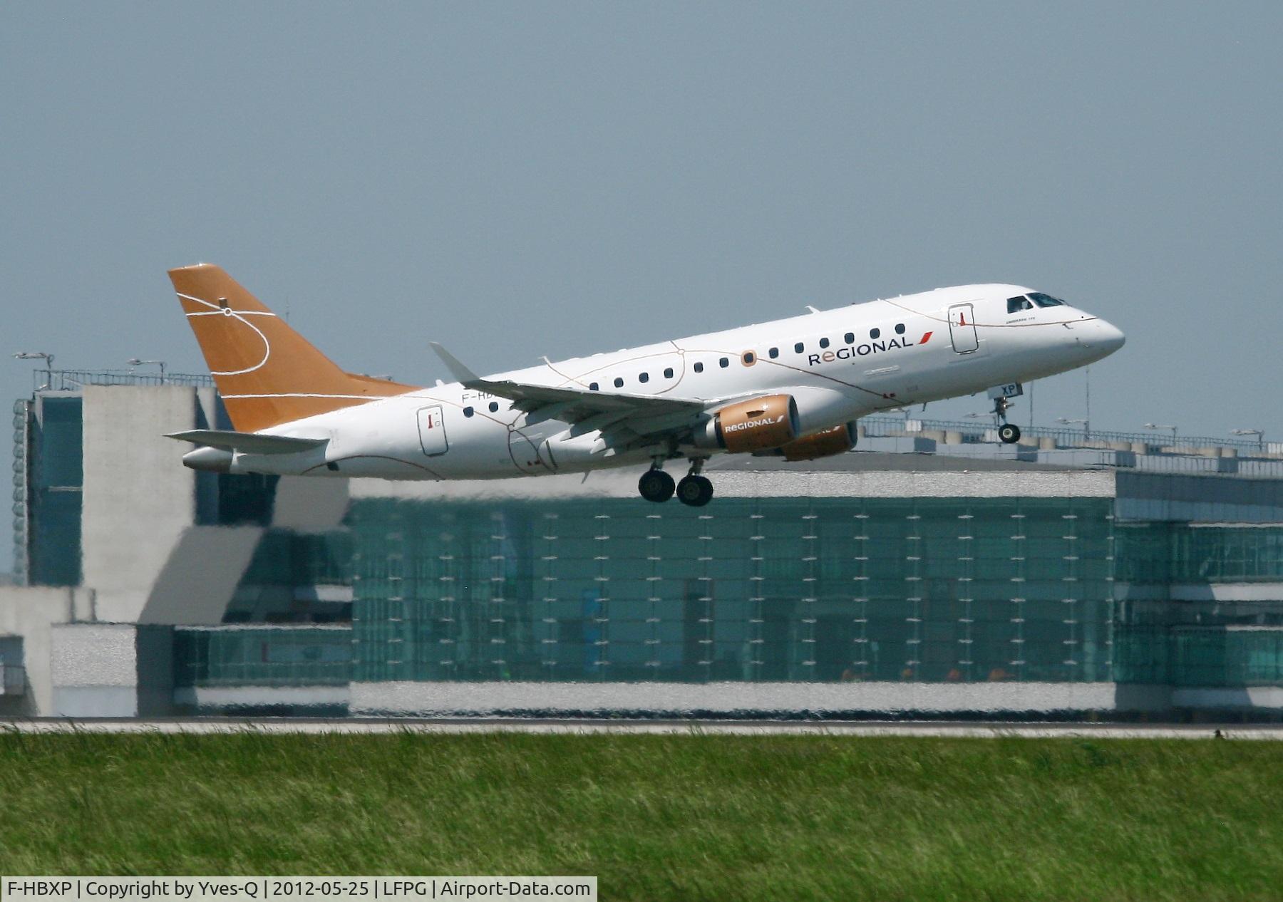 F-HBXP, 2004 Embraer 170LR (ERJ-170-100LR) C/N 17000036, Embraer 170ST, Take off Rwy 08L, Roissy Charles De Gaulle Airport (LFPG-CDG)
