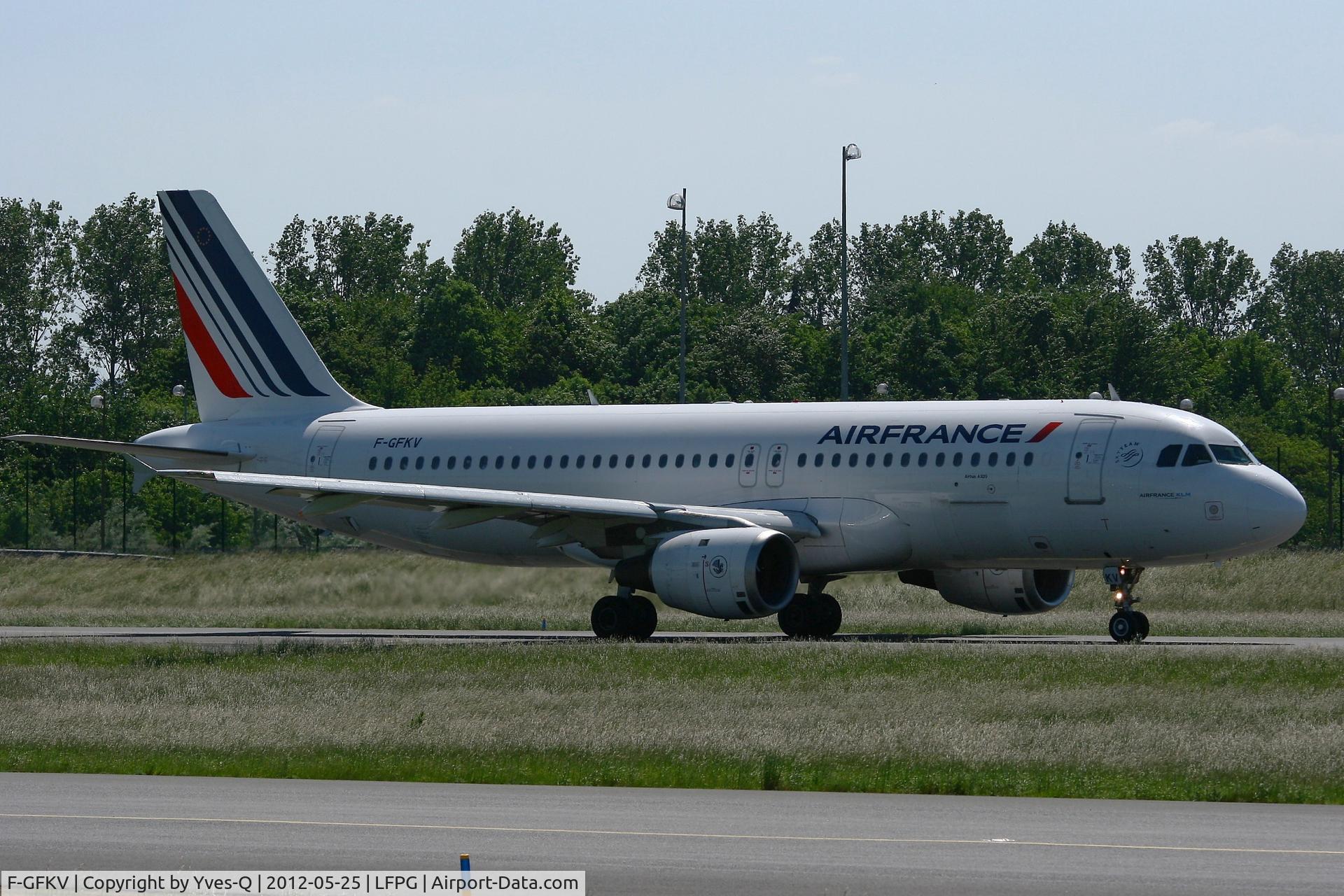 F-GFKV, 1991 Airbus A320-211 C/N 0227, Airbus A320-211, Taxiing before take off, Roissy Charles De Gaulle Airport (LFPG-CDG)