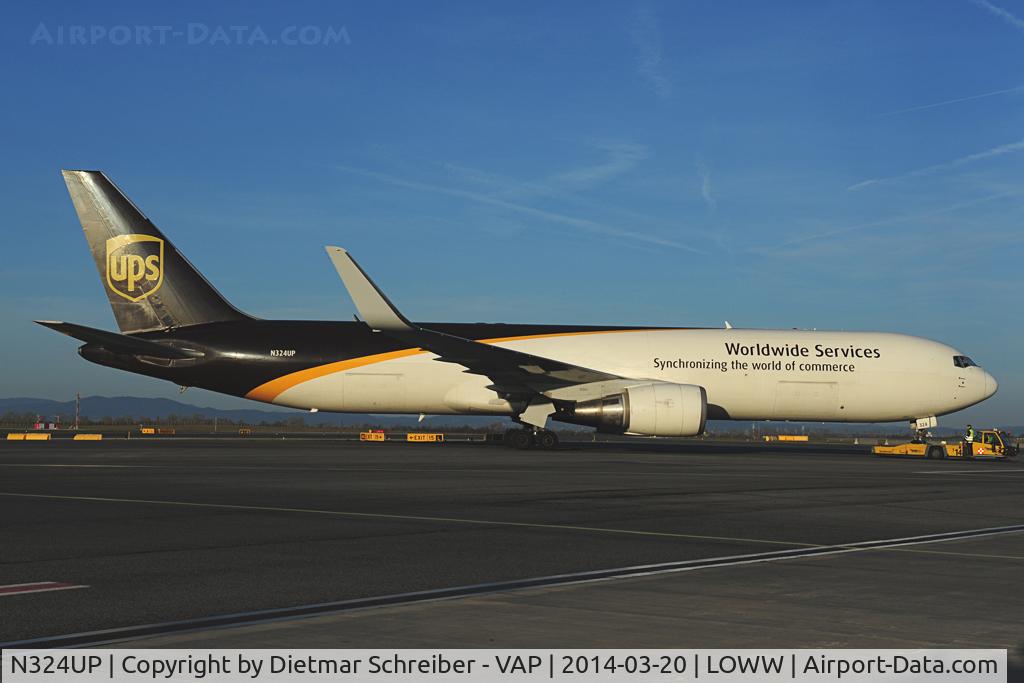 N324UP, 1998 Boeing 767-34AF C/N 27750, UPS Boeing 767-300
