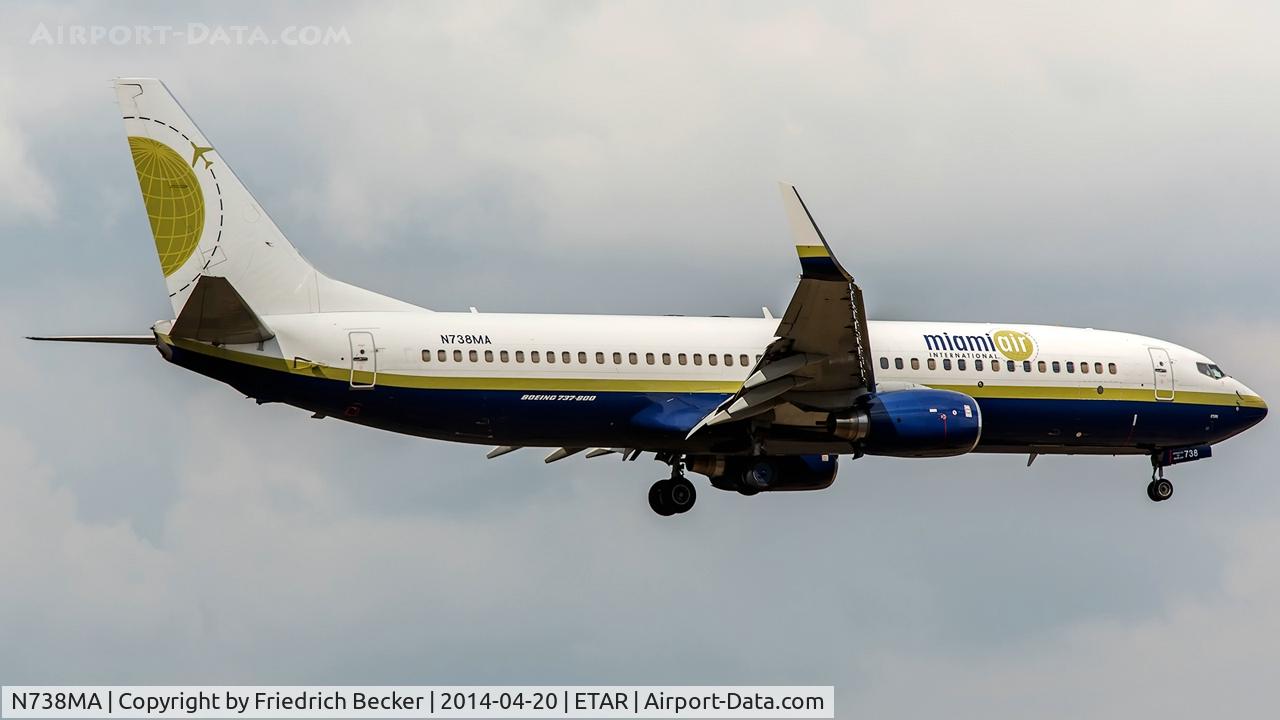N738MA, 2004 Boeing 737-8Q8 C/N 32799, on final RW08