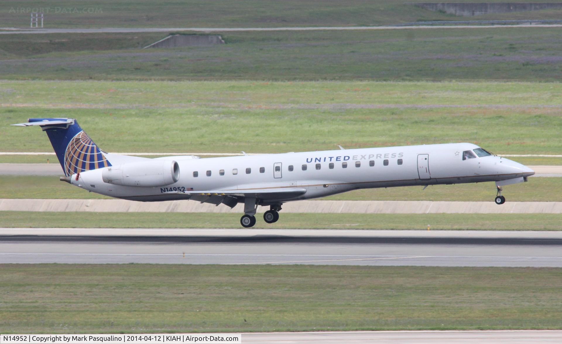 N14952, 1998 Embraer ERJ-145LR (EMB-145LR) C/N 145067, EMB-145LR