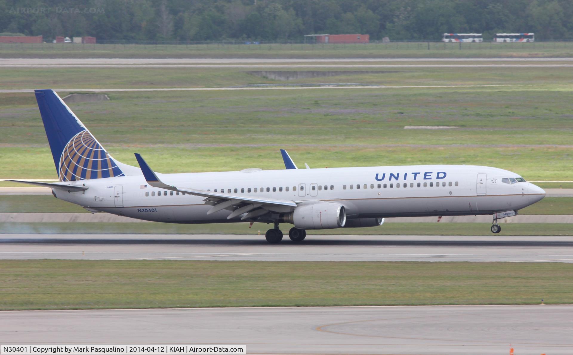 N30401, 2001 Boeing 737-924 C/N 30118, Boeing 737-900