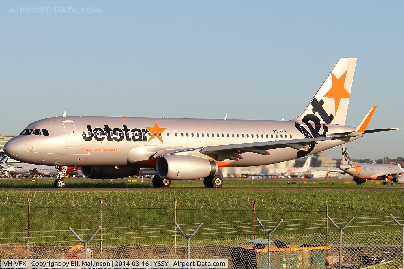 VH-VFX, 2013 Airbus A320-232 C/N 5871, taxiing to 34R