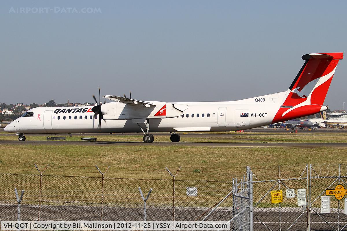 VH-QOT, 2009 De Havilland Canada DHC-8-402 Dash 8 C/N 4269, taxiing to 34R