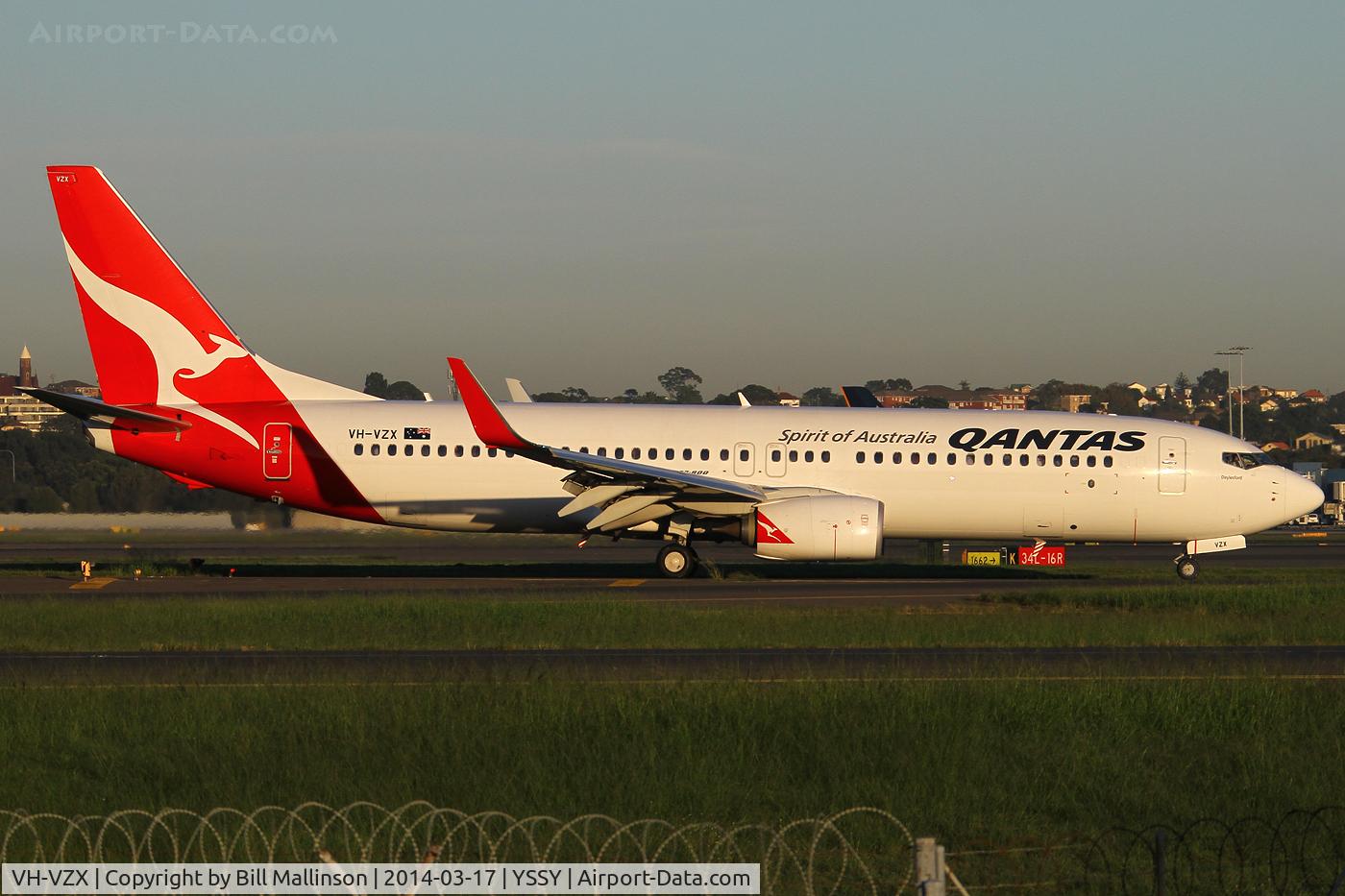 VH-VZX, 2012 Boeing 737-838 C/N 34188, taxiing from 34R