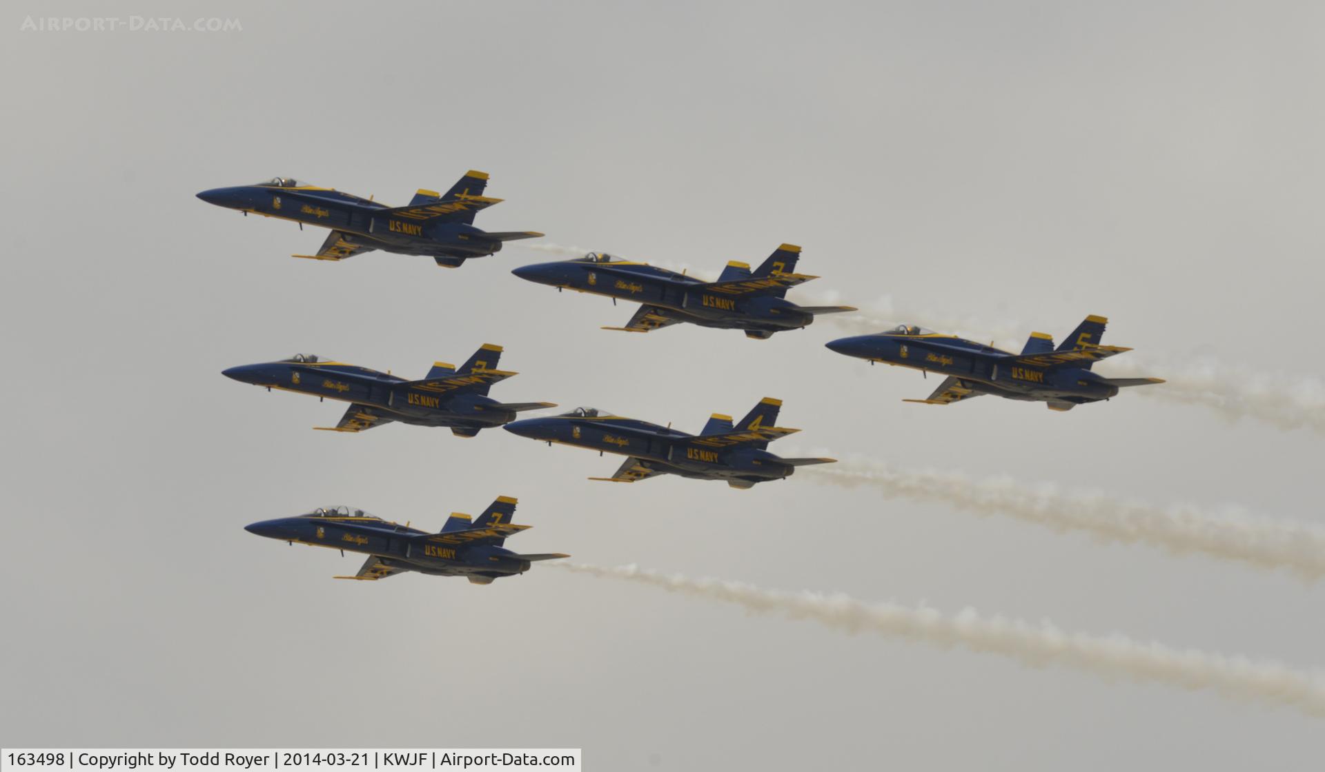 163498, 1988 McDonnell Douglas F/A-18C Hornet C/N 0737/C053, Performing at the Los Angeles County Airshow 2014