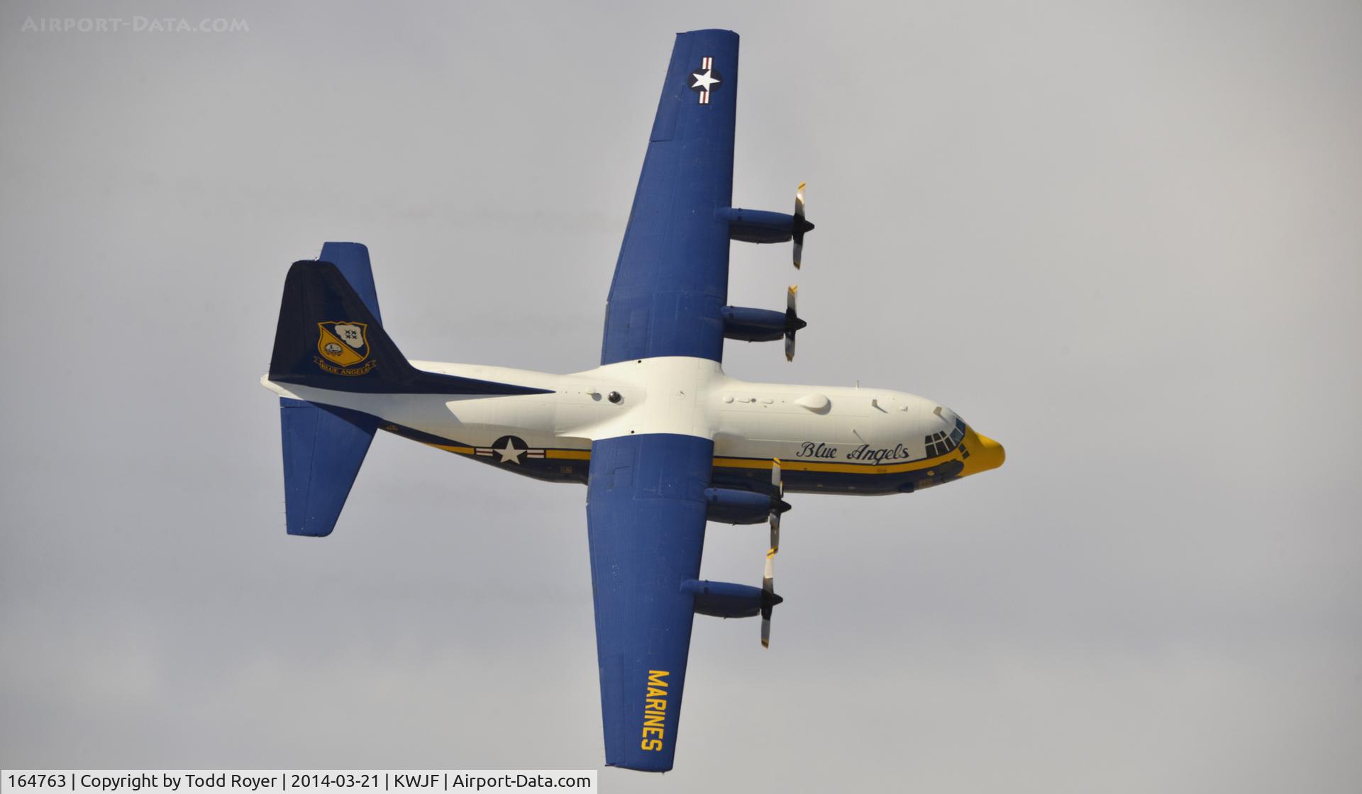 164763, 1992 Lockheed C-130T Hercules C/N 382-5258, Performing at the Los Angeles County Airshow 2014