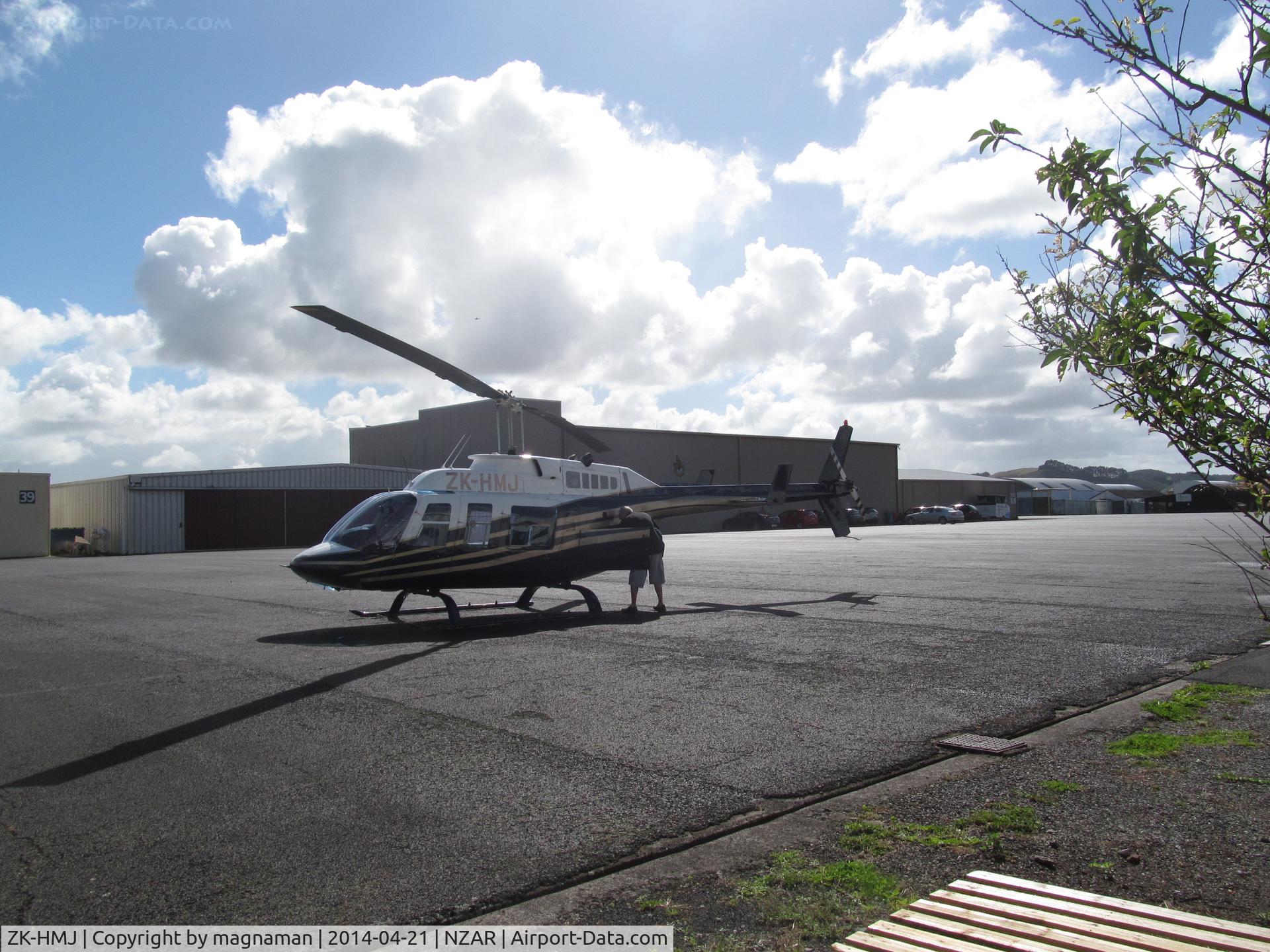 ZK-HMJ, Bell 206L LongRanger LongRanger C/N 46616, At Ardmore back from an easter trip away.