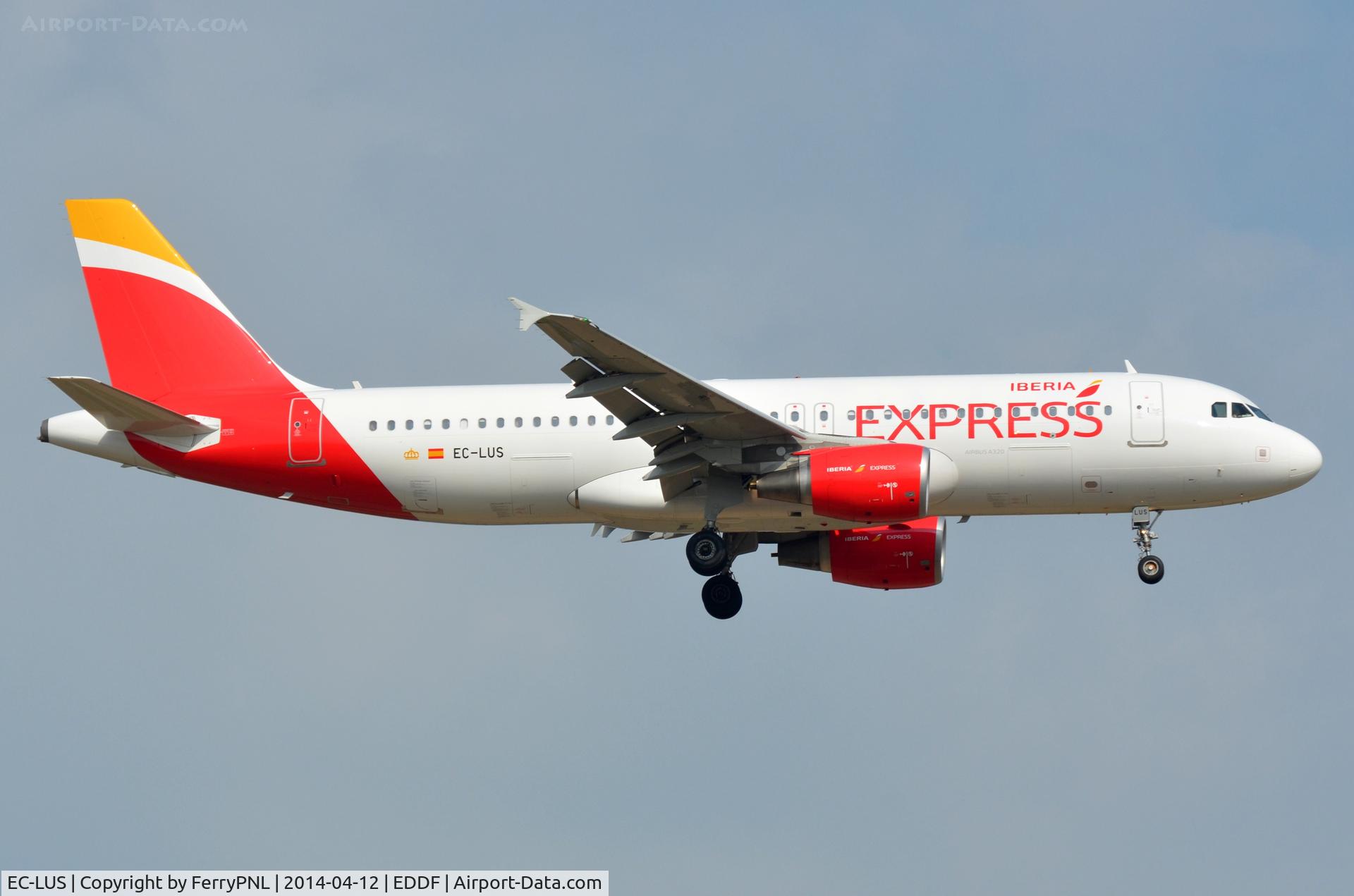 EC-LUS, 2013 Airbus A320-216 C/N 5501, Iberia Express A320 landing