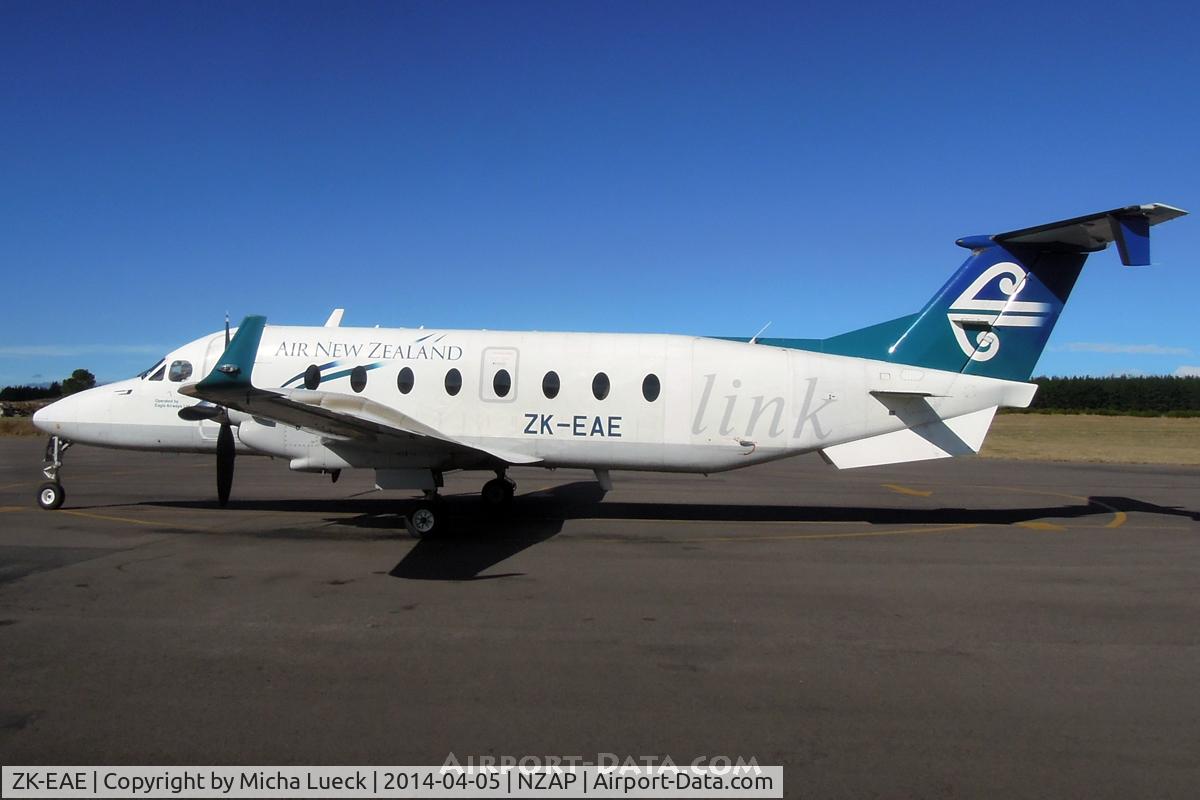 ZK-EAE, 2001 Beech 1900D C/N UE-428, At Taupo