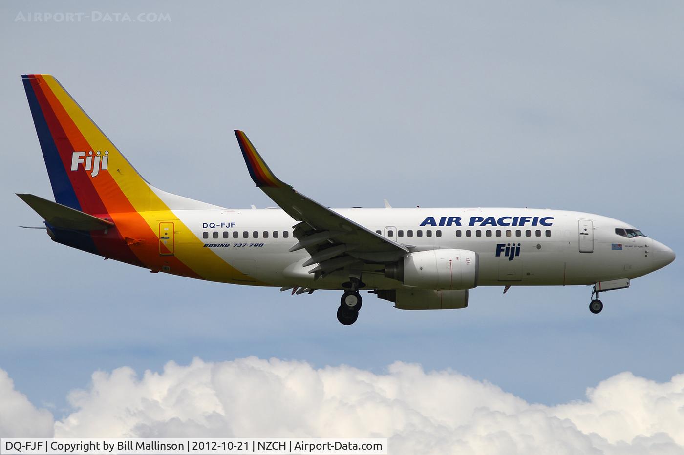DQ-FJF, 1998 Boeing 737-7X2 C/N 28878, finals to 20