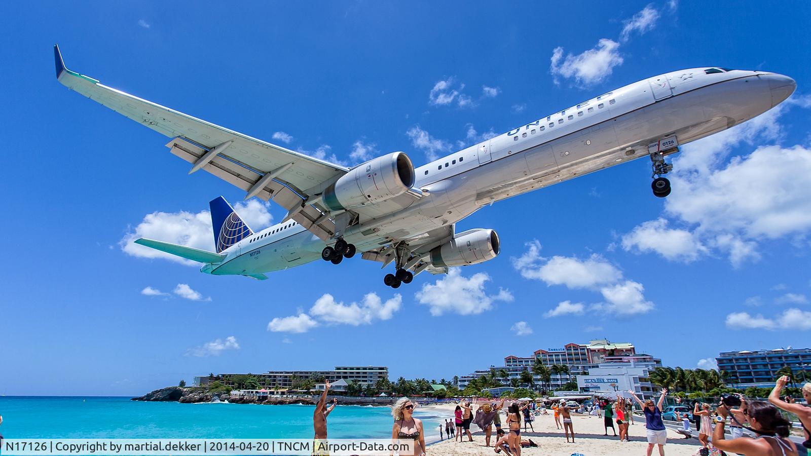 N17126, 1998 Boeing 757-224 C/N 27566, Landing to SXM