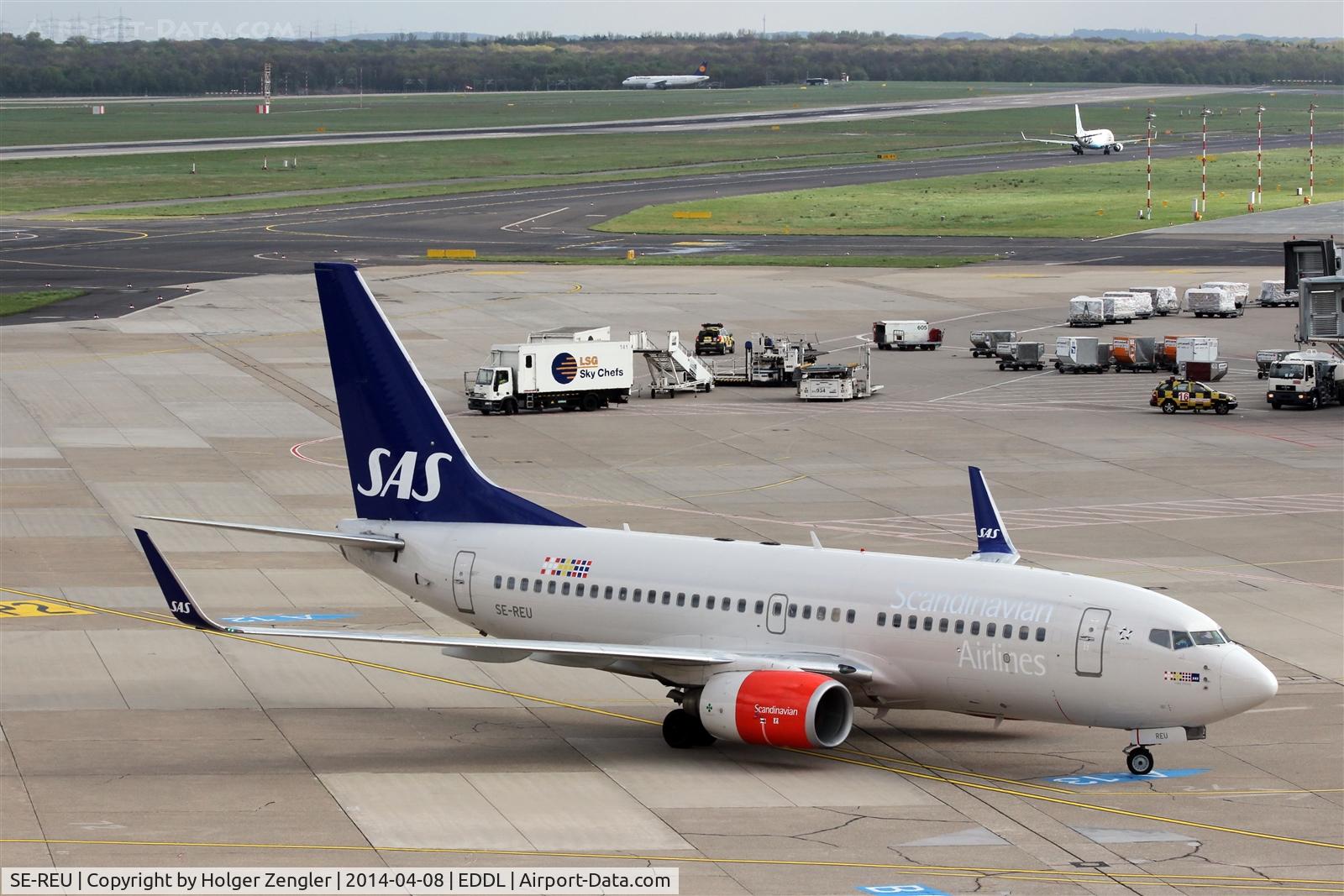SE-REU, 2002 Boeing 737-76N C/N 33005, Stockholm shuttle just arrived at DUS....