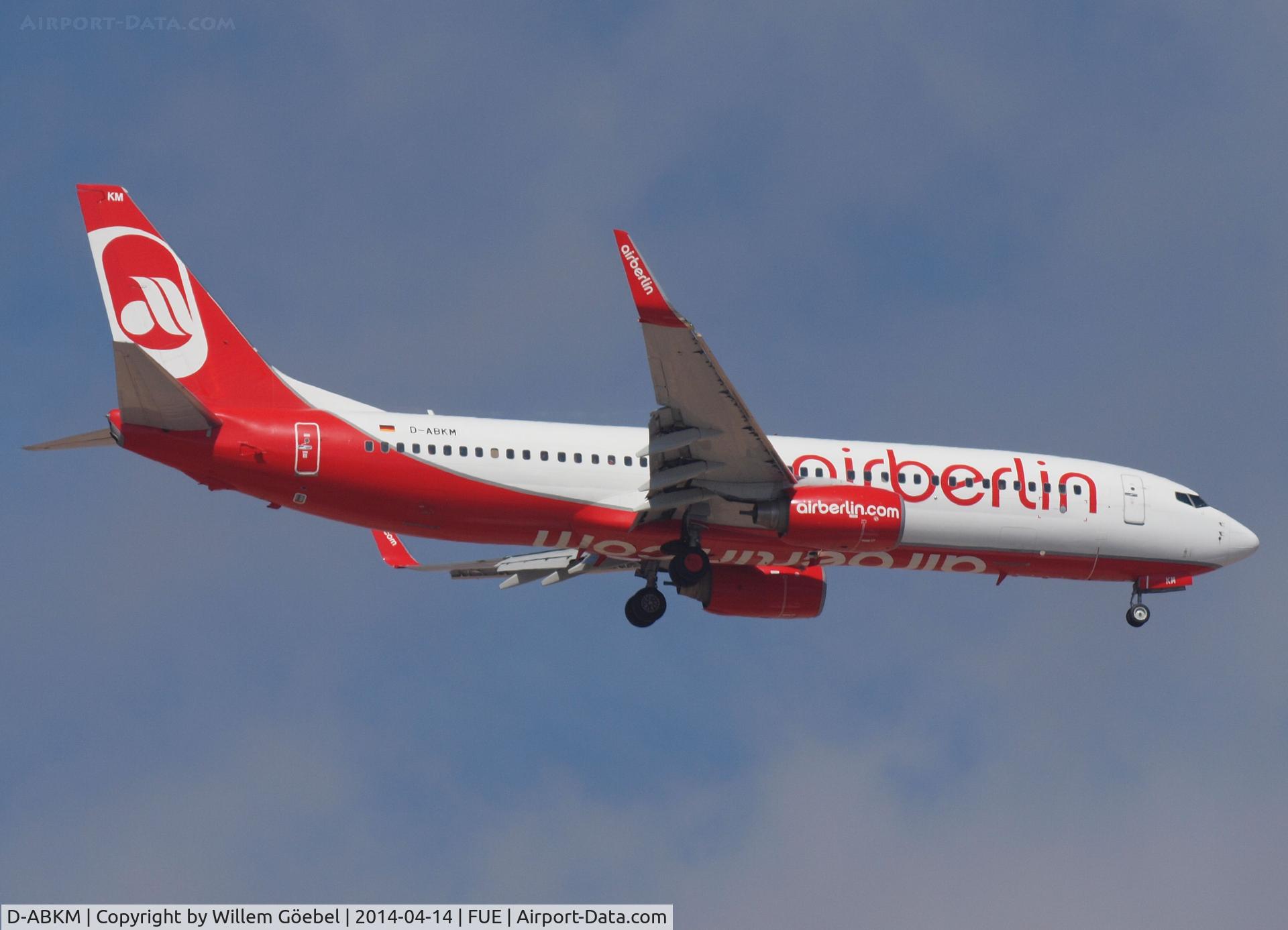D-ABKM, 2010 Boeing 737-86J C/N 37755, Prepare for landing on Airport of Fuertefentura