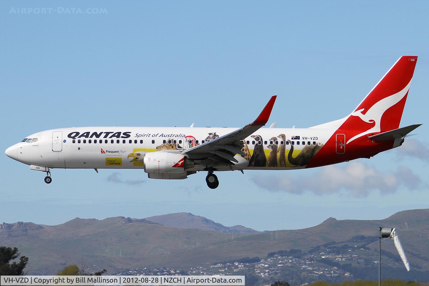 VH-VZD, 2008 Boeing 737-838 C/N 34198, finals to 02